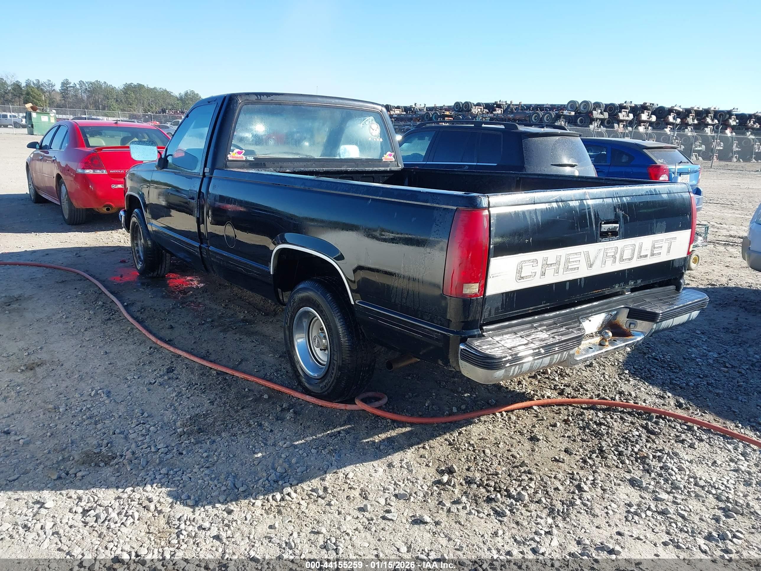 CHEVROLET GMT-400 image 3