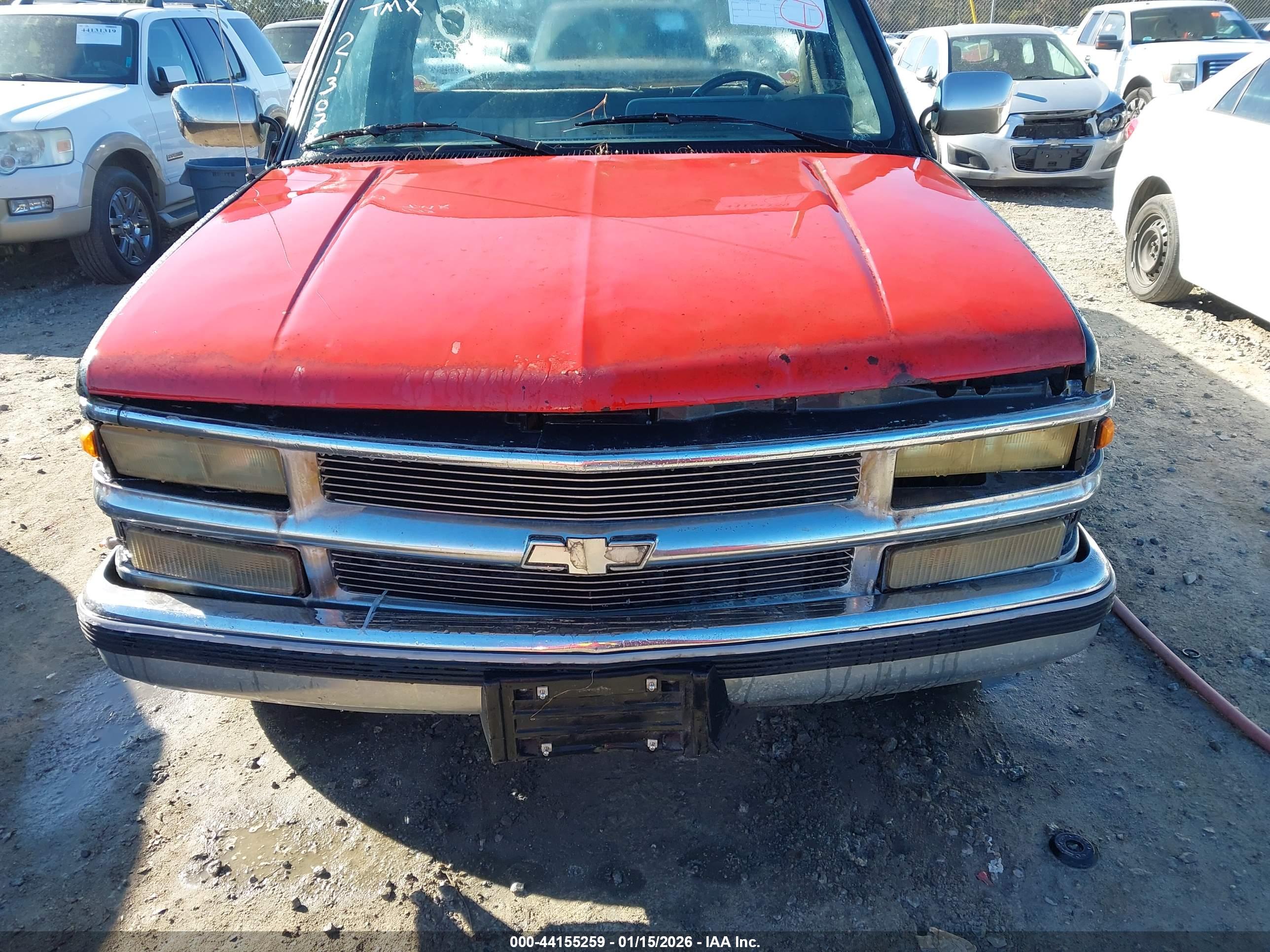 CHEVROLET GMT-400 image 6