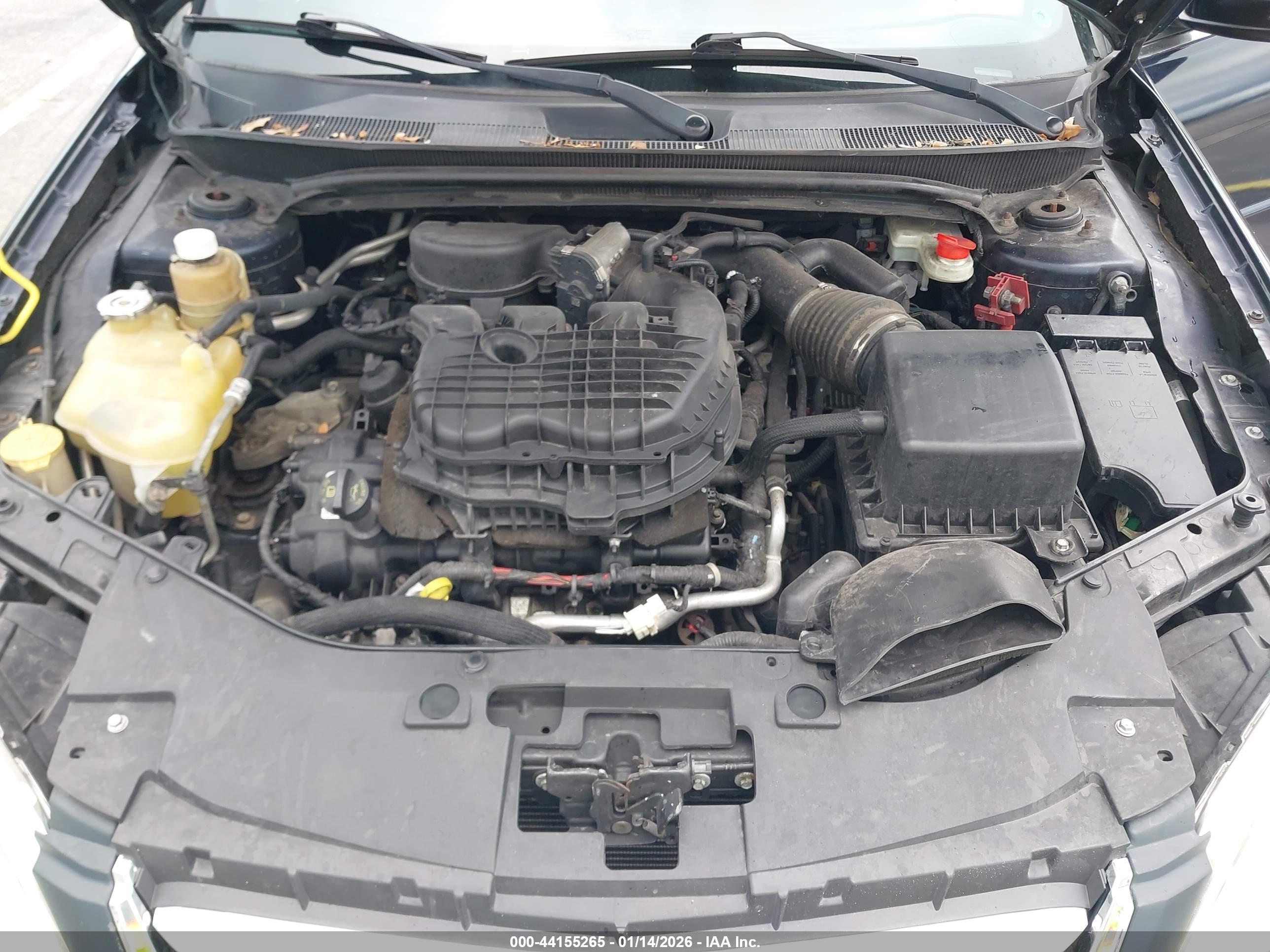 CHRYSLER 200 image 10