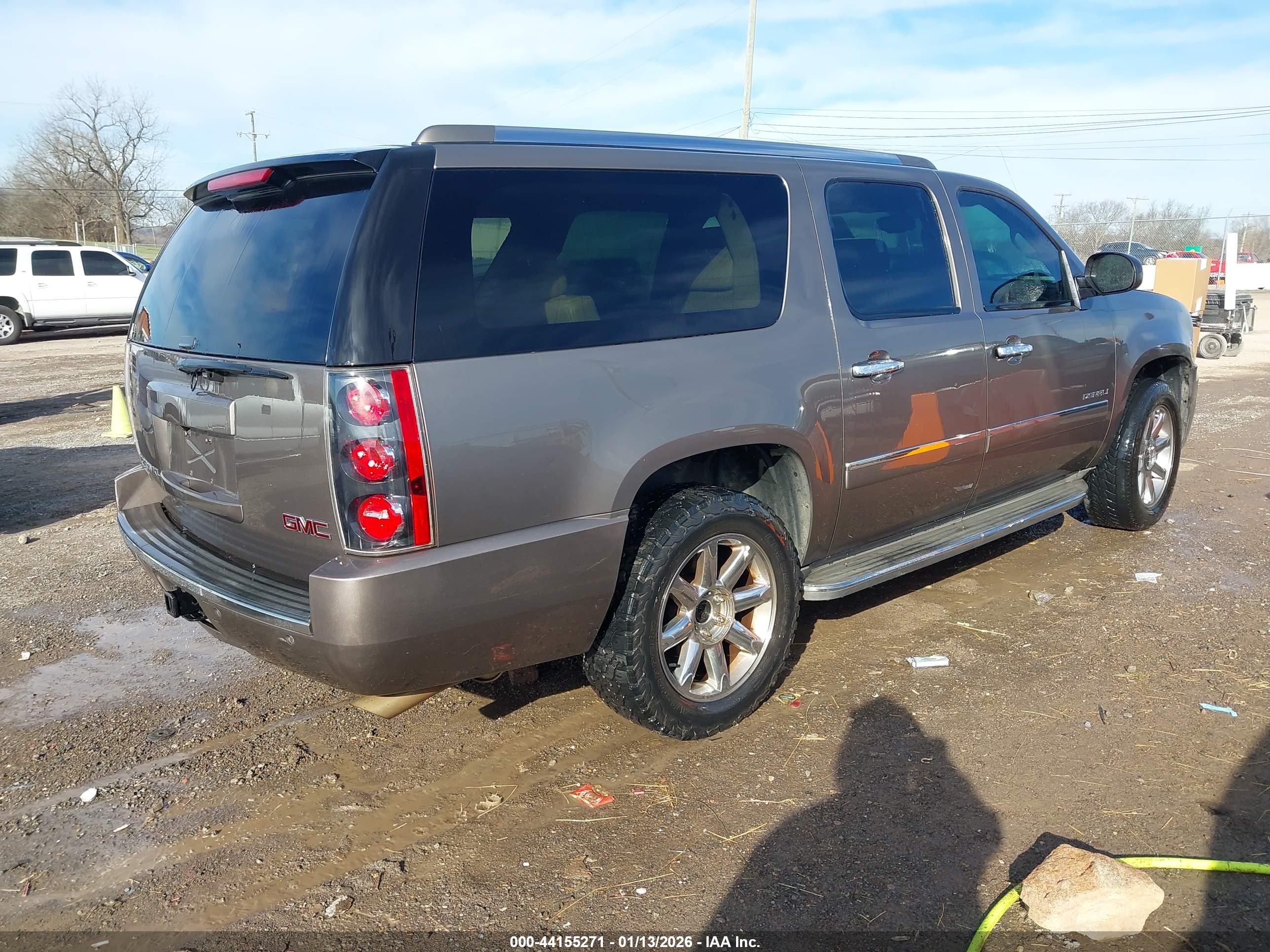 GMC YUKON image 4
