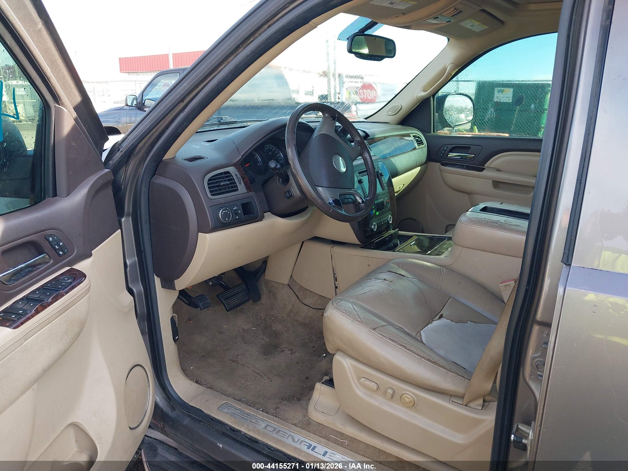 GMC YUKON image 5