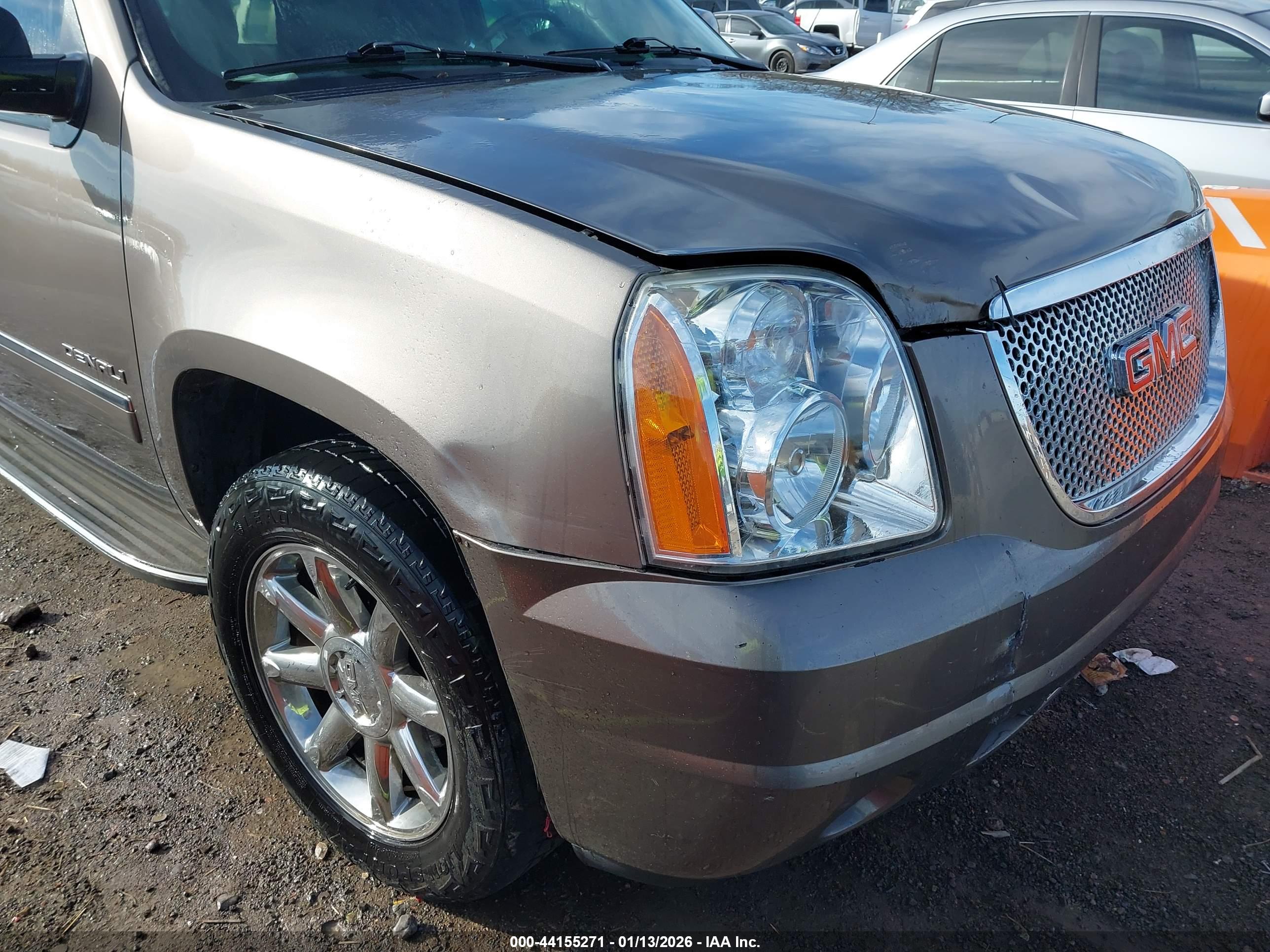 GMC YUKON image 6