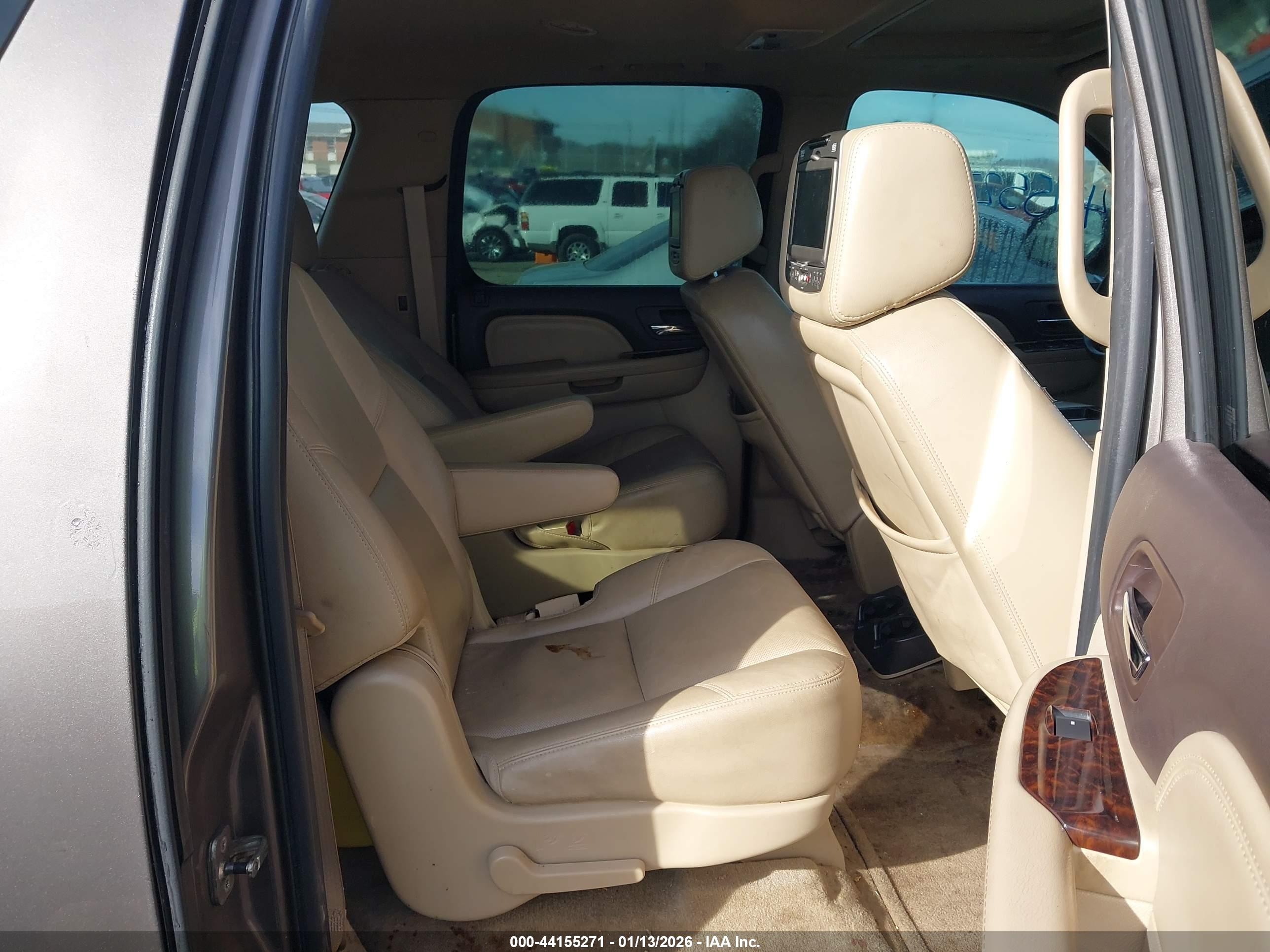 GMC YUKON image 8