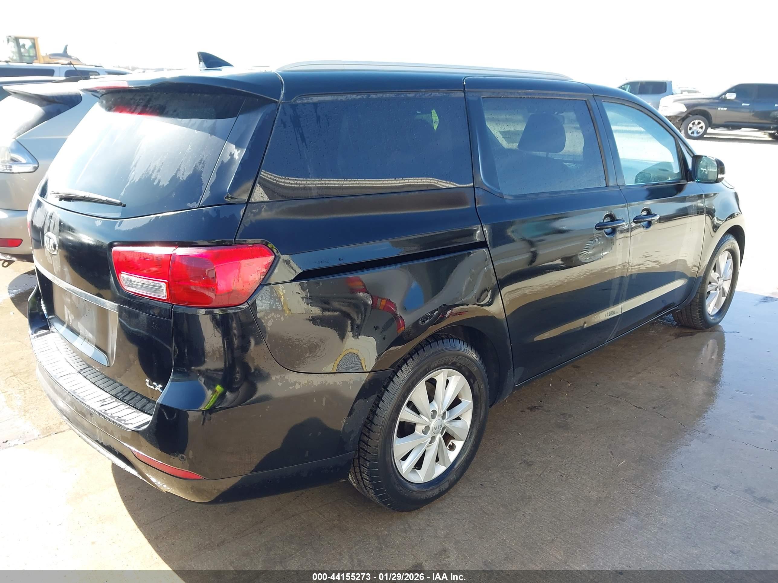 KIA SEDONA image 4