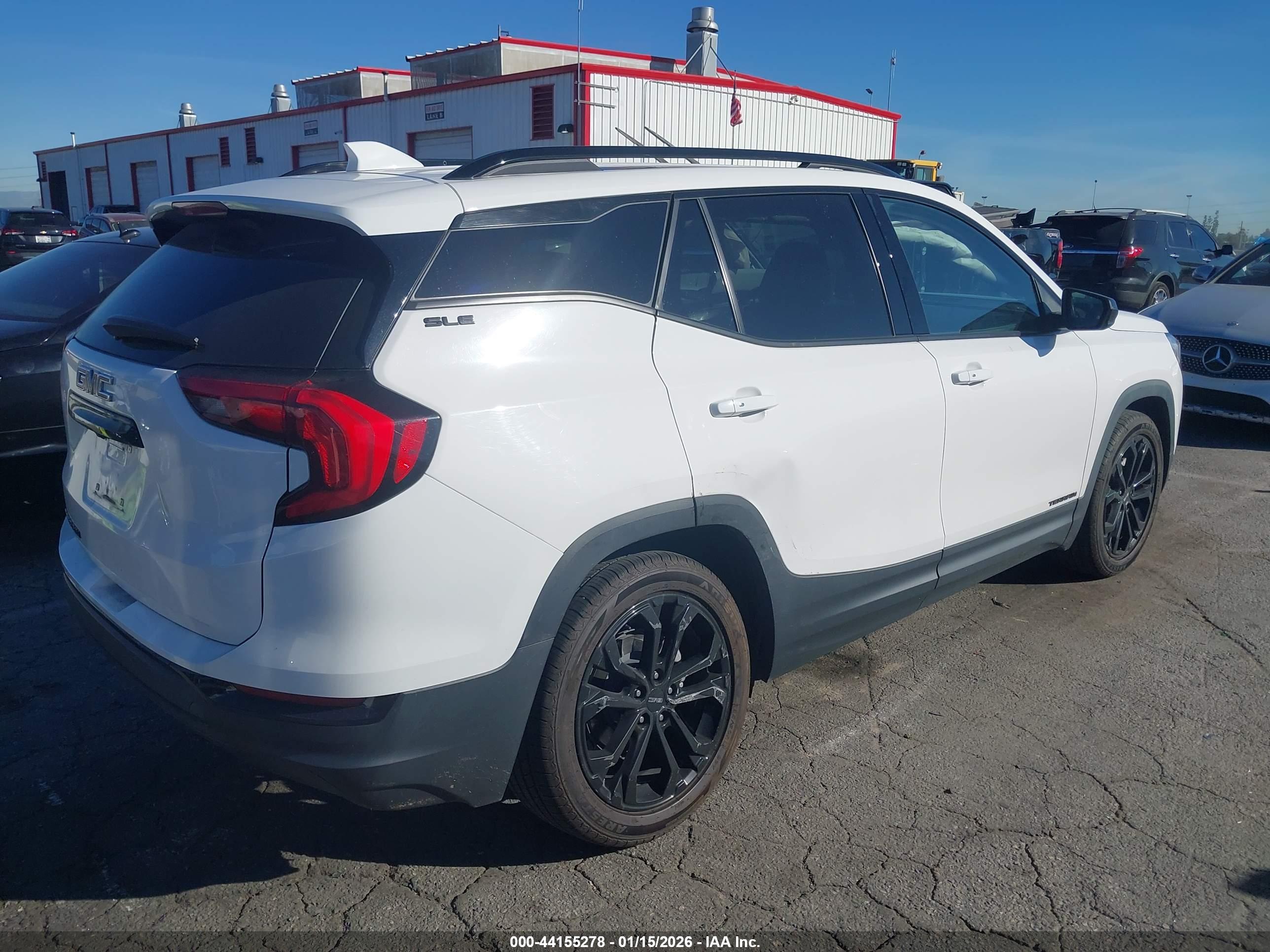 GMC TERRAIN image 4