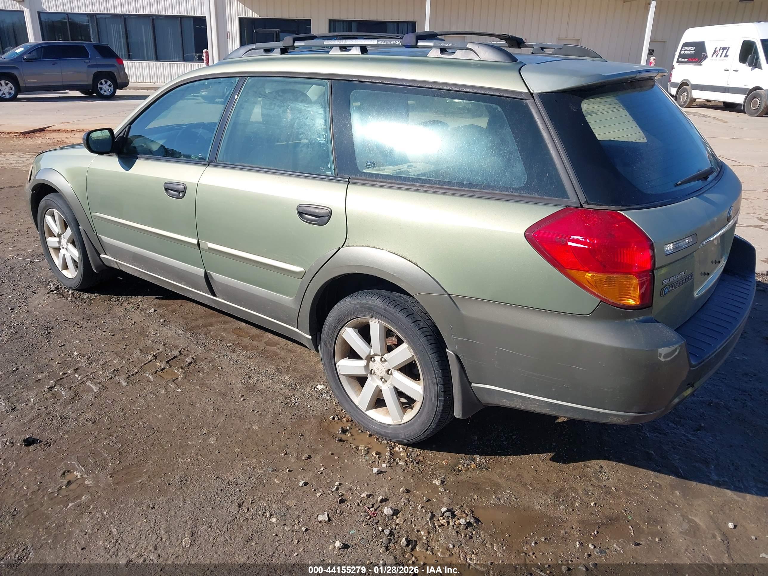 SUBARU OUTBACK image 3