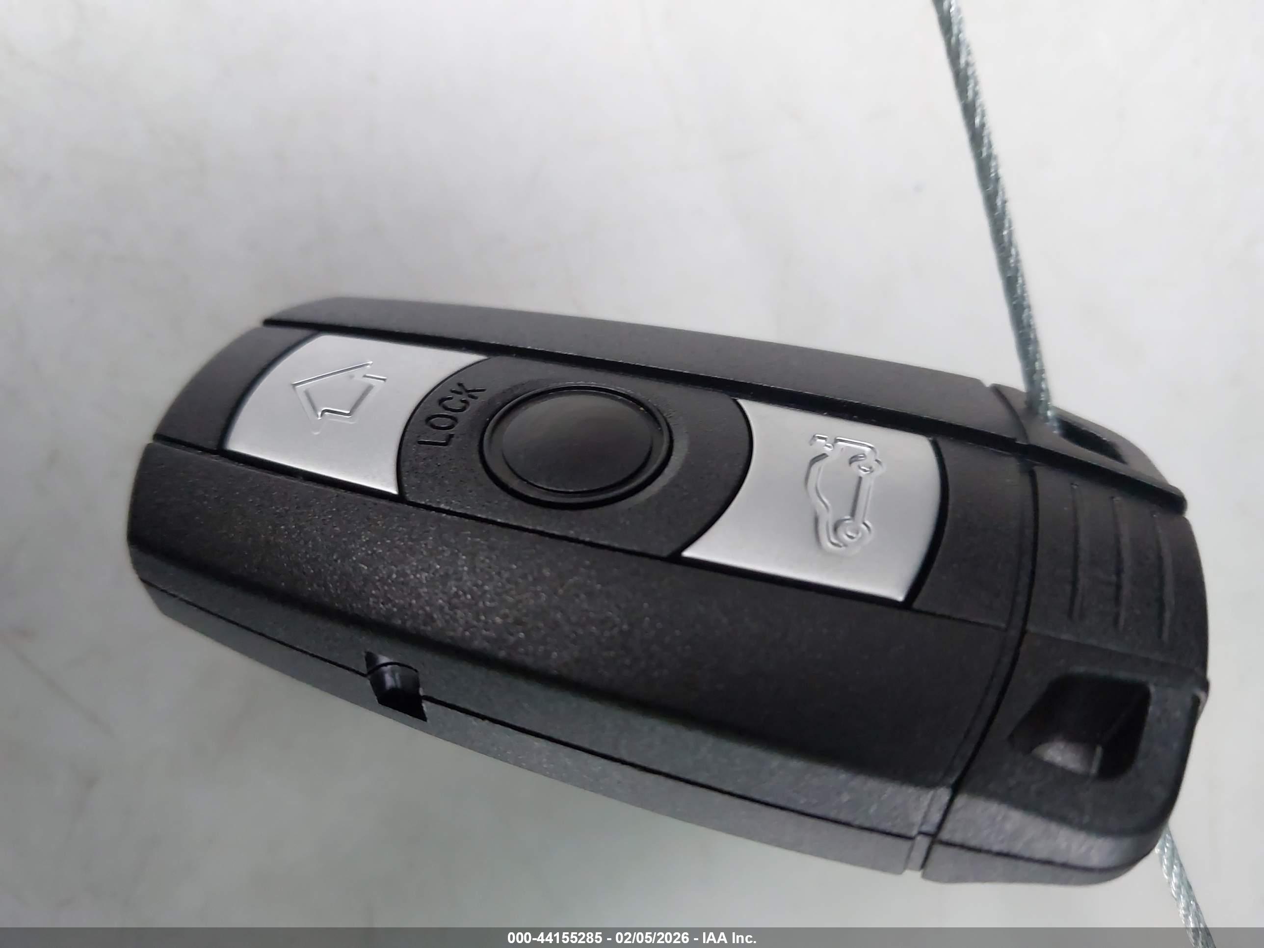 BMW 330I image 11