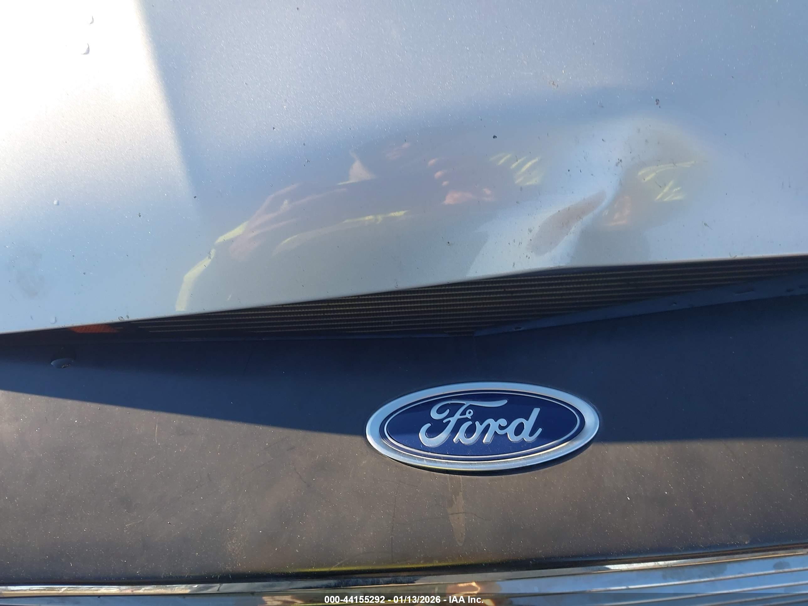FORD FUSION image 10