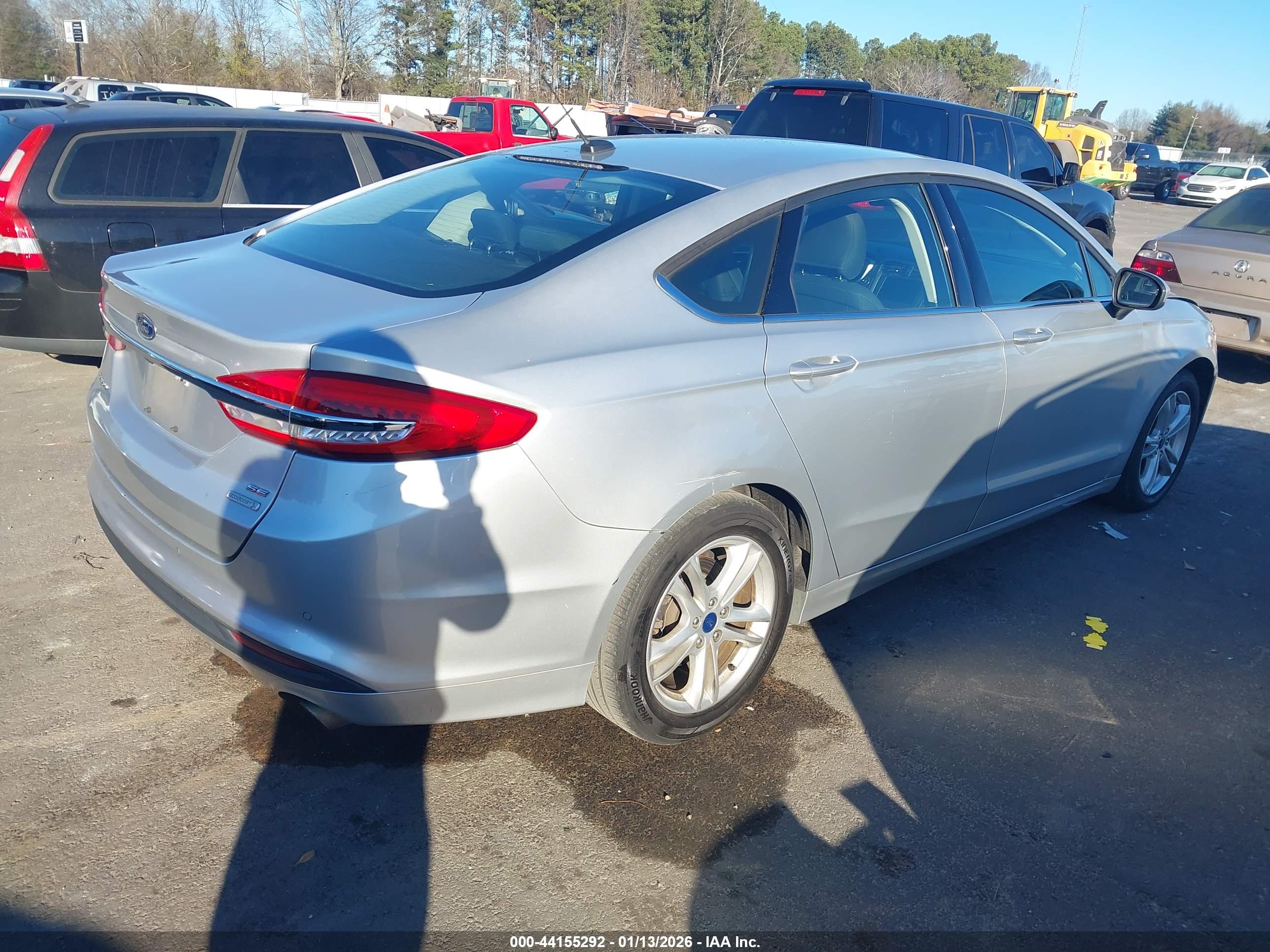 FORD FUSION image 4