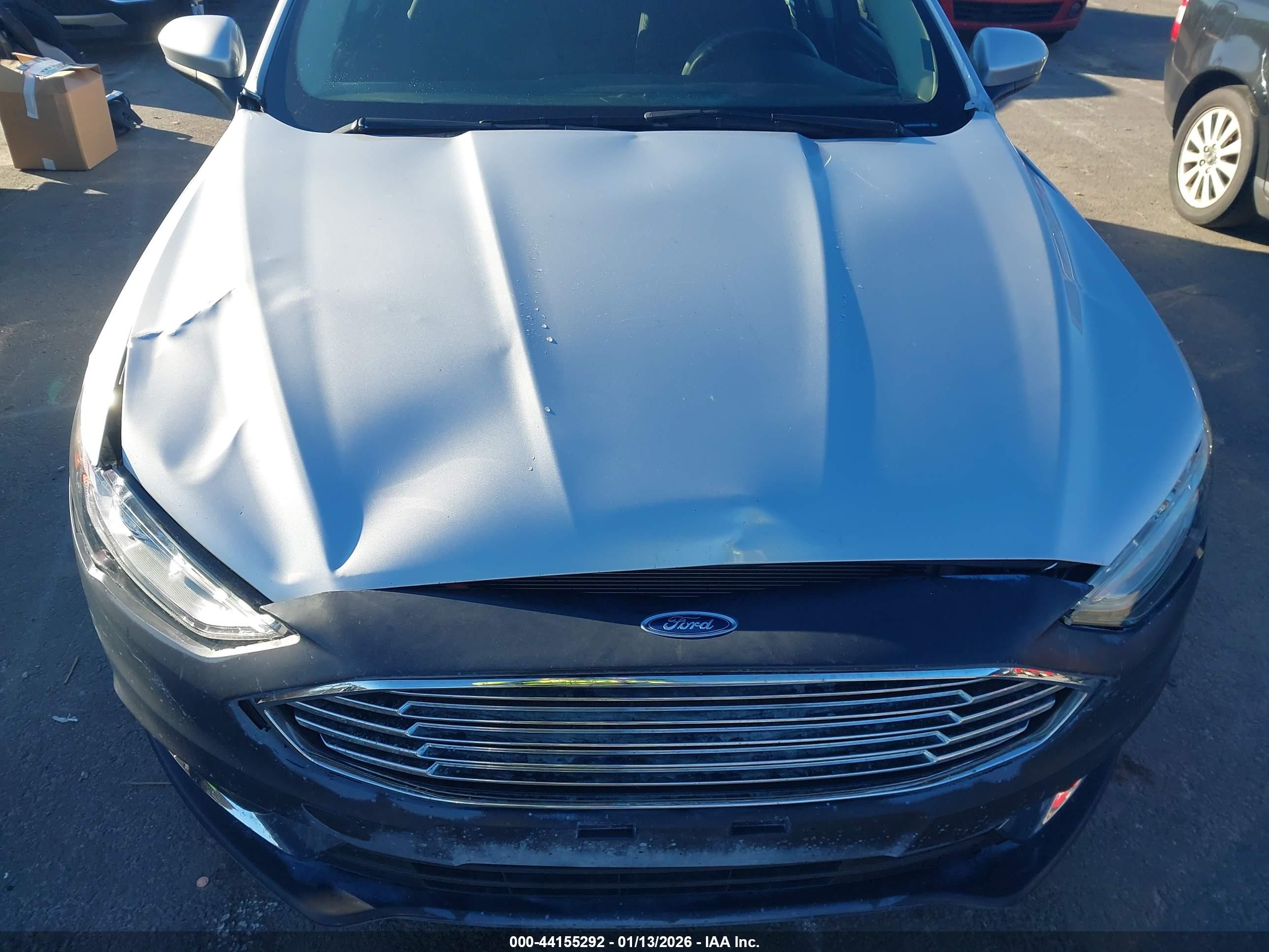 FORD FUSION image 6