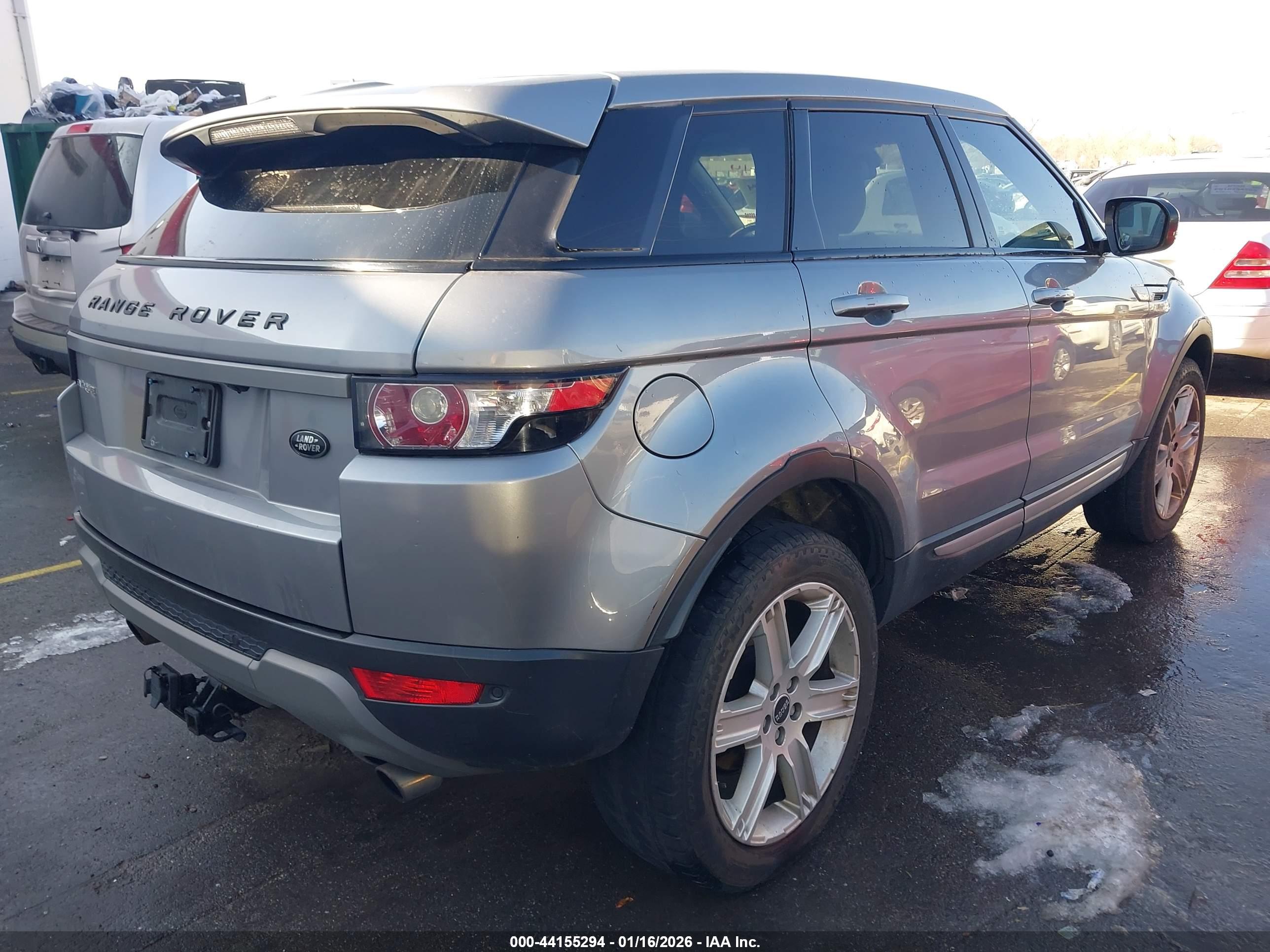 LAND ROVER image 4