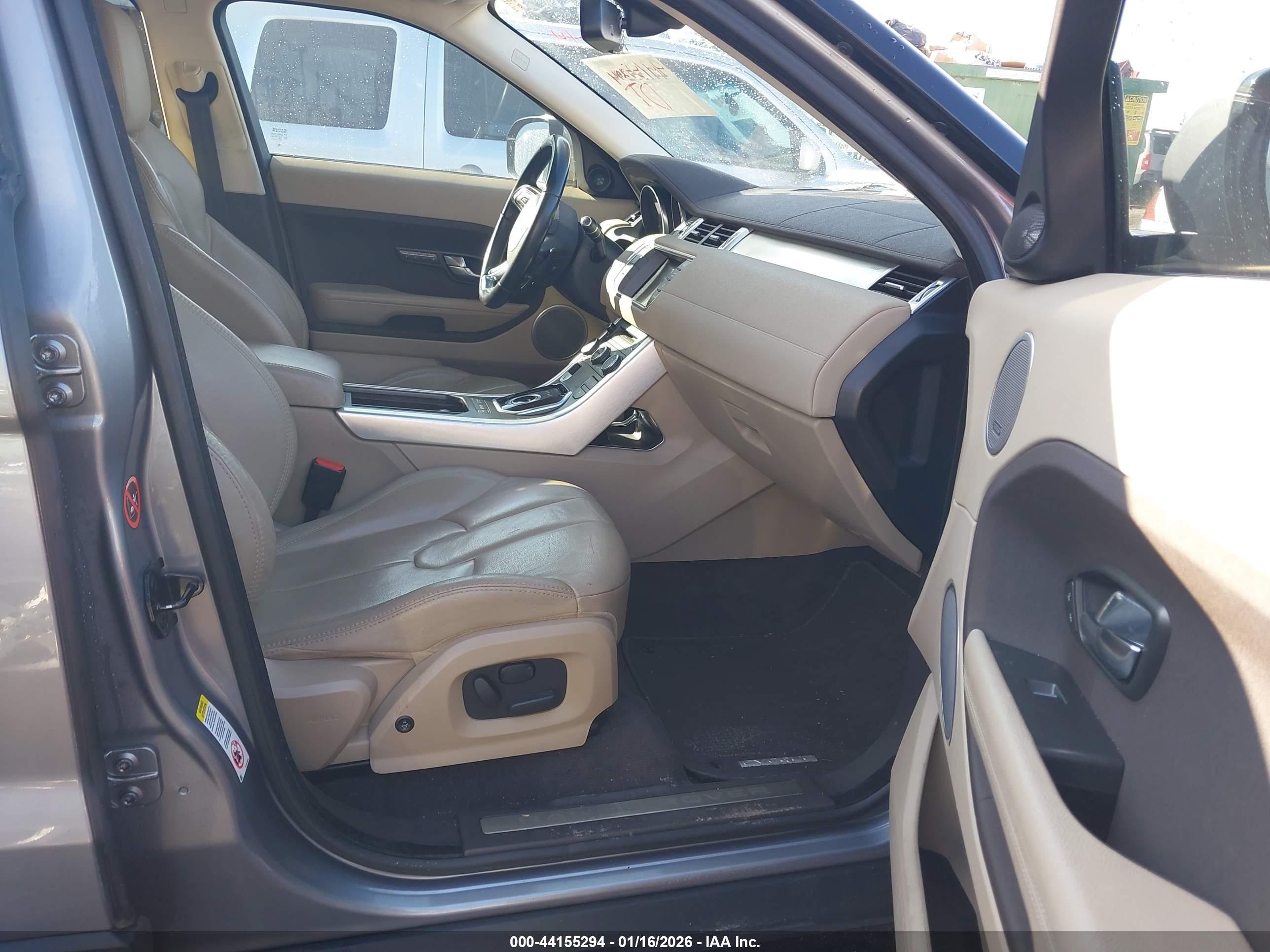 LAND ROVER image 5