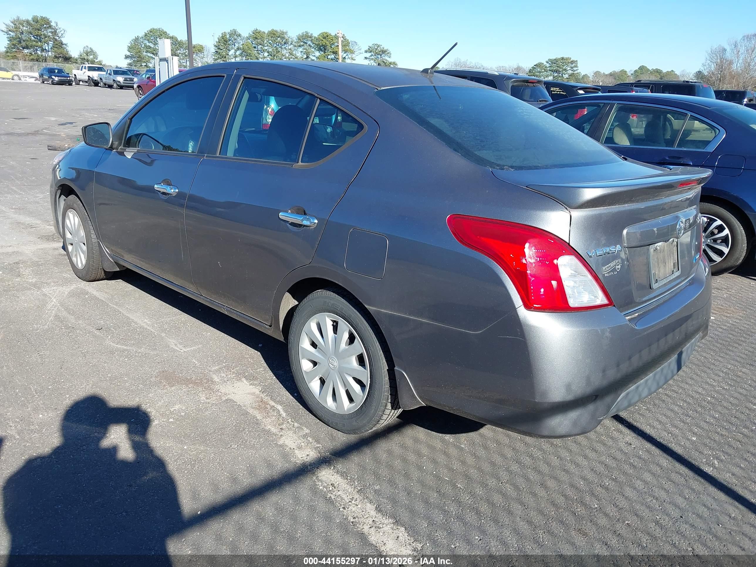 NISSAN VERSA image 3