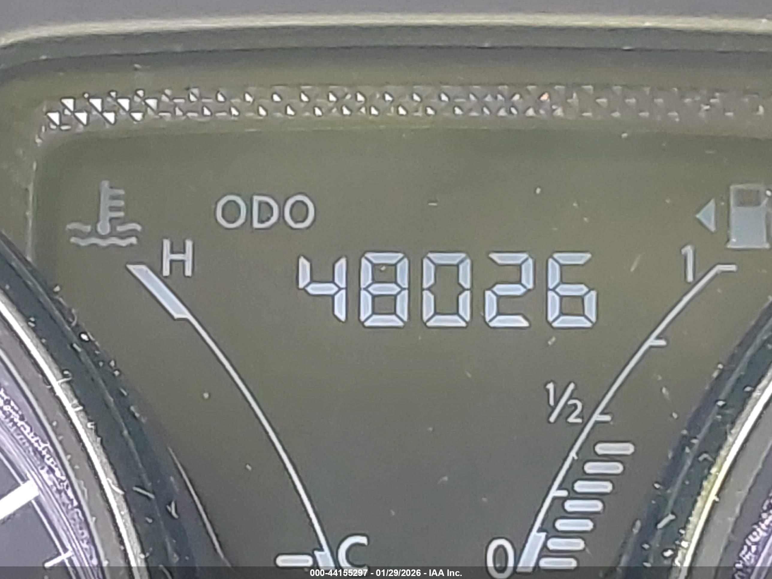 NISSAN VERSA image 7