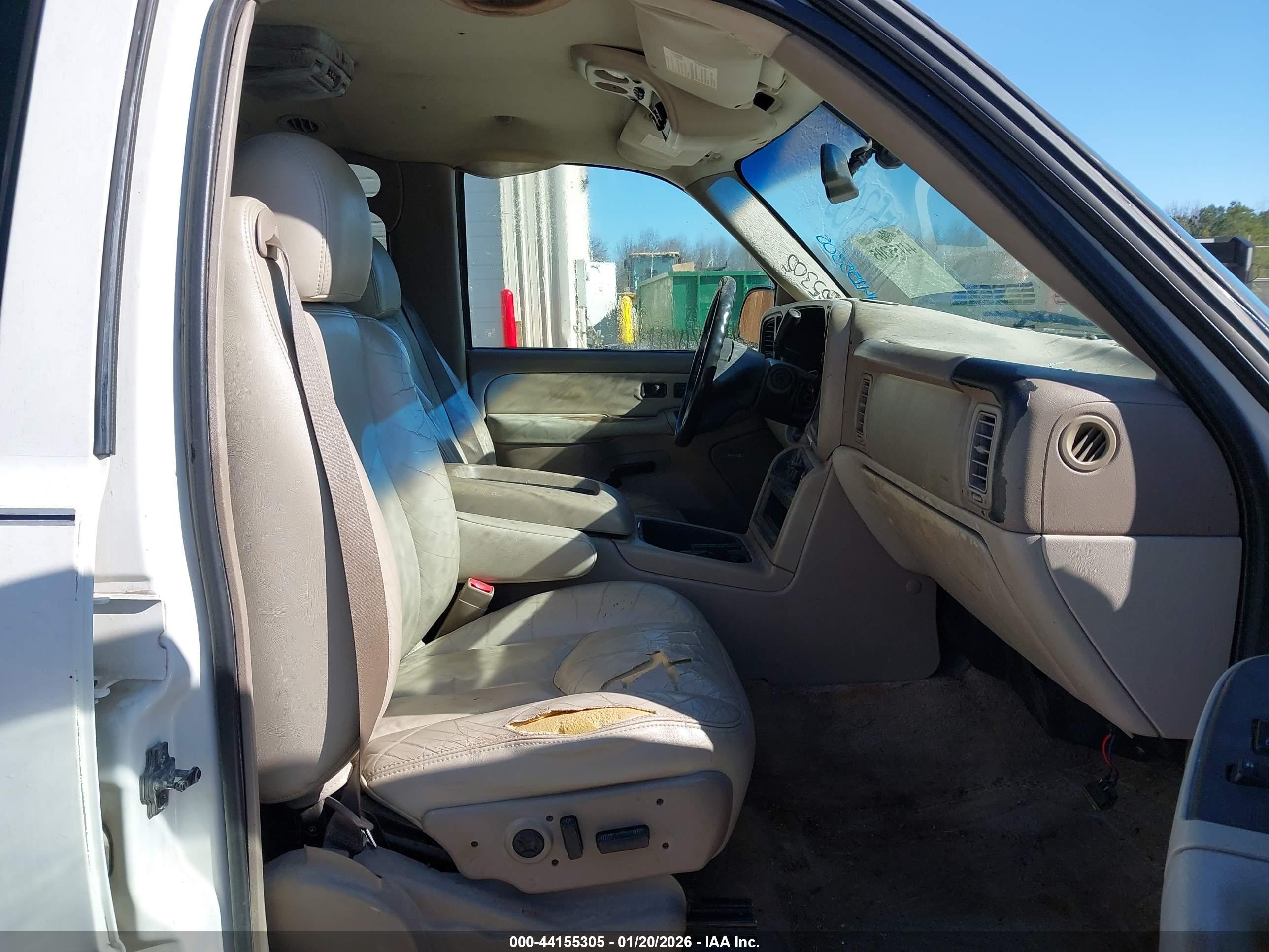 CHEVROLET SUBURBAN image 5