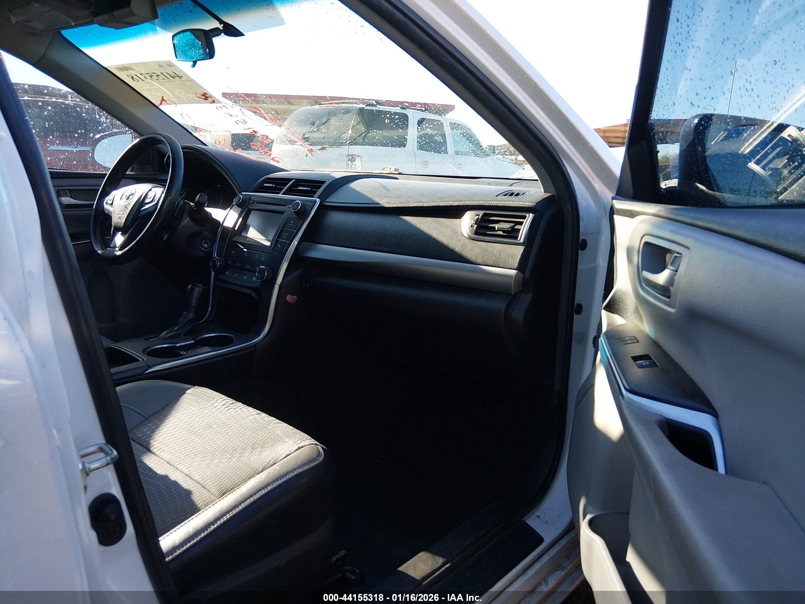 TOYOTA CAMRY image 5