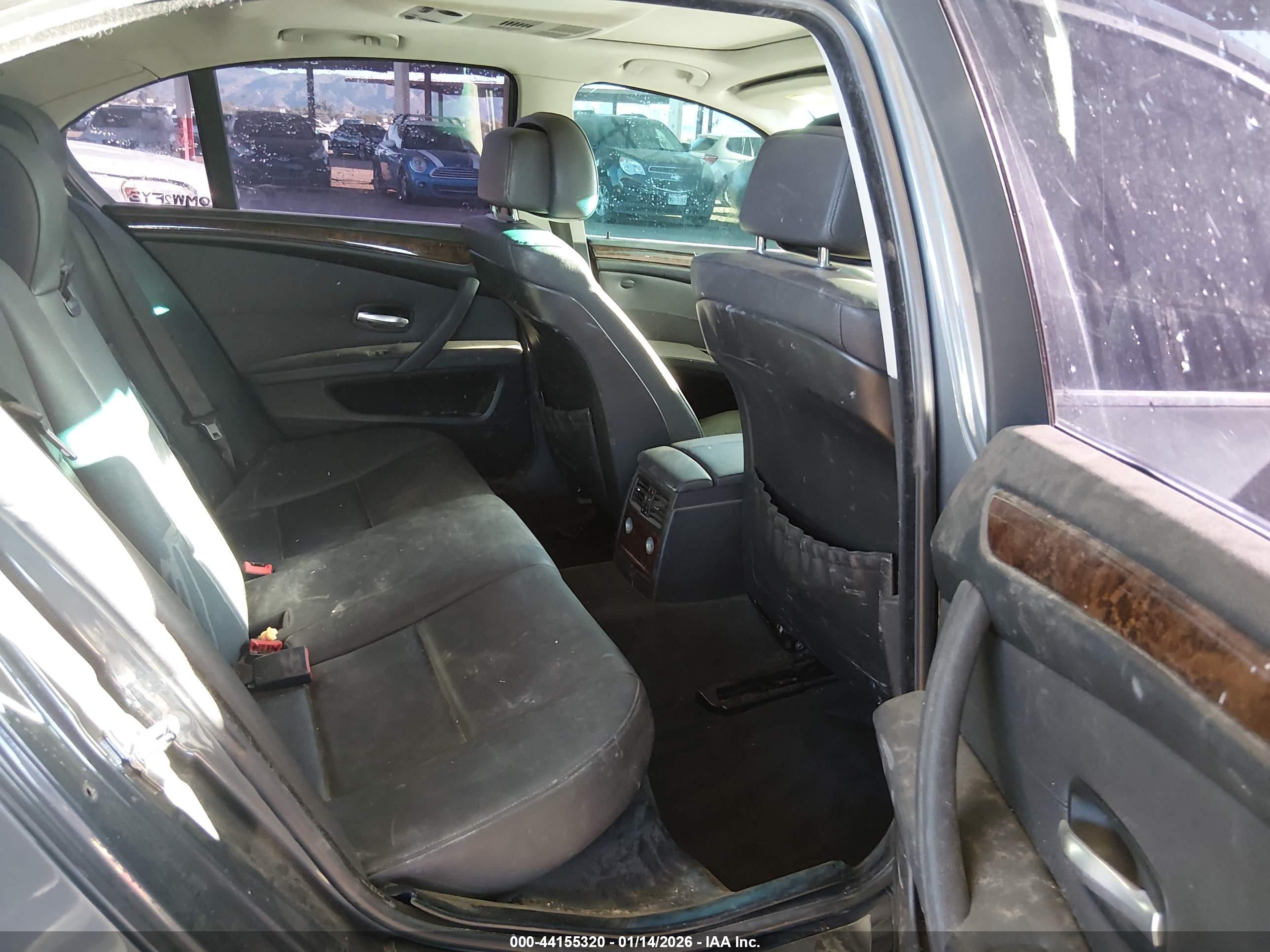 BMW 528I image 8