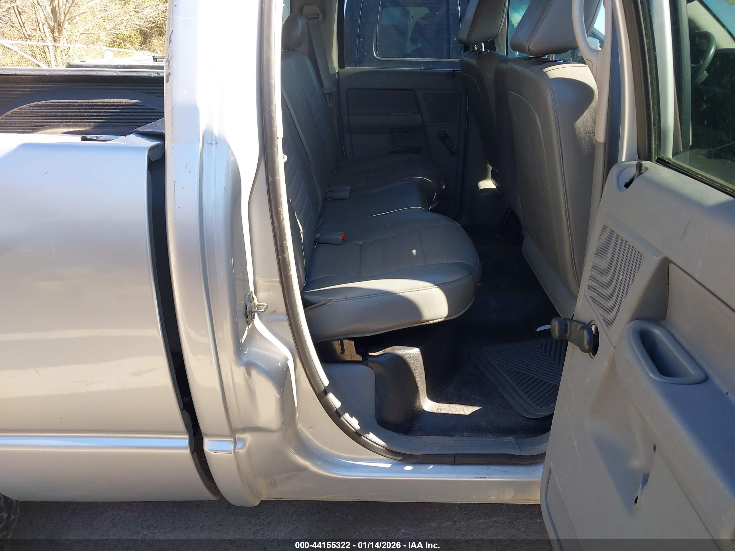 DODGE RAM image 8