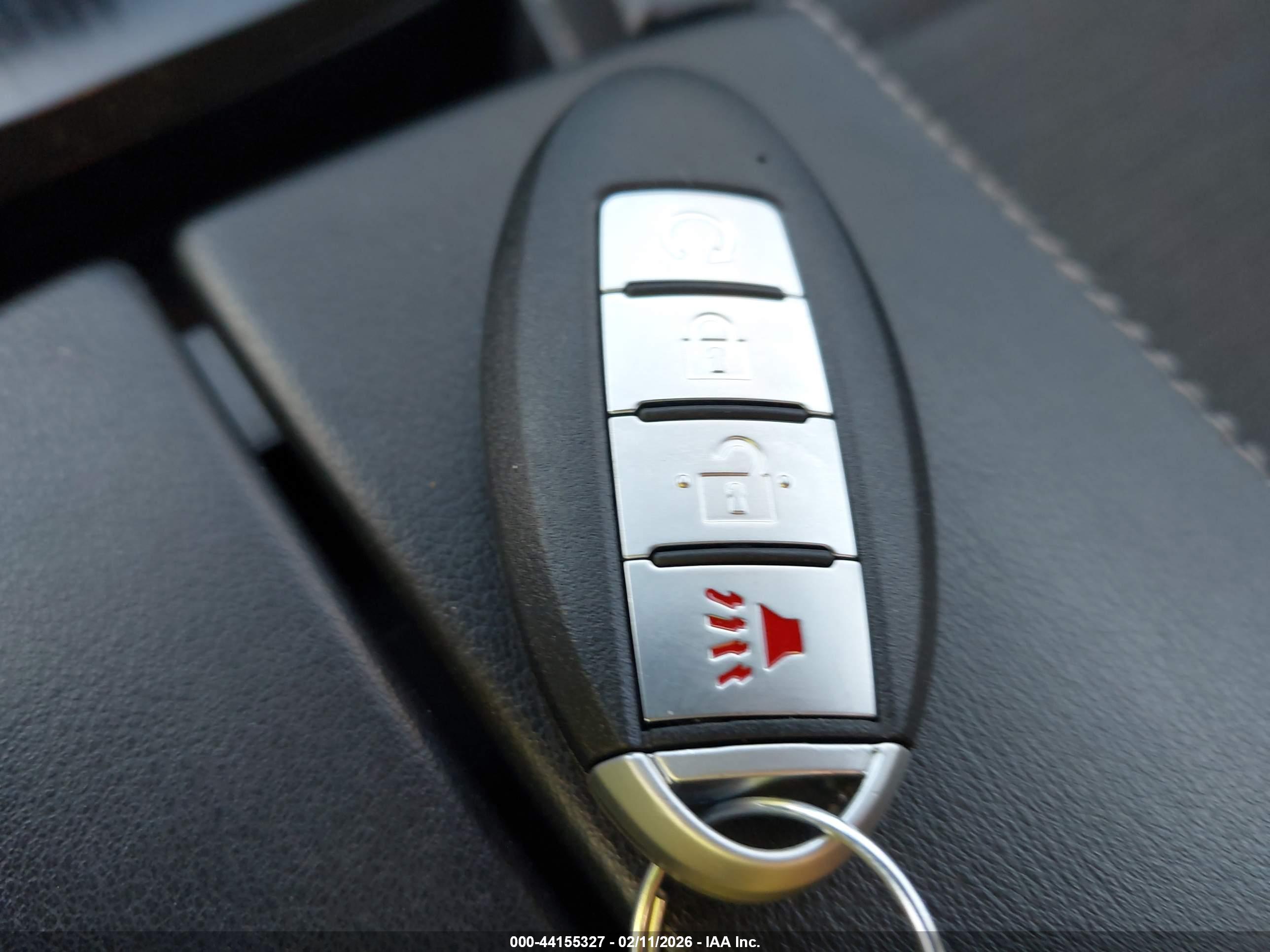 NISSAN ROGUE image 11