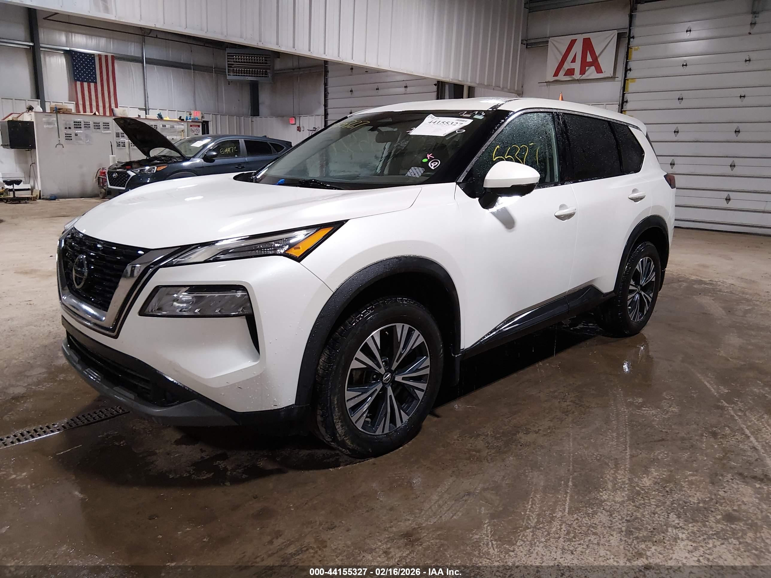 NISSAN ROGUE image 2
