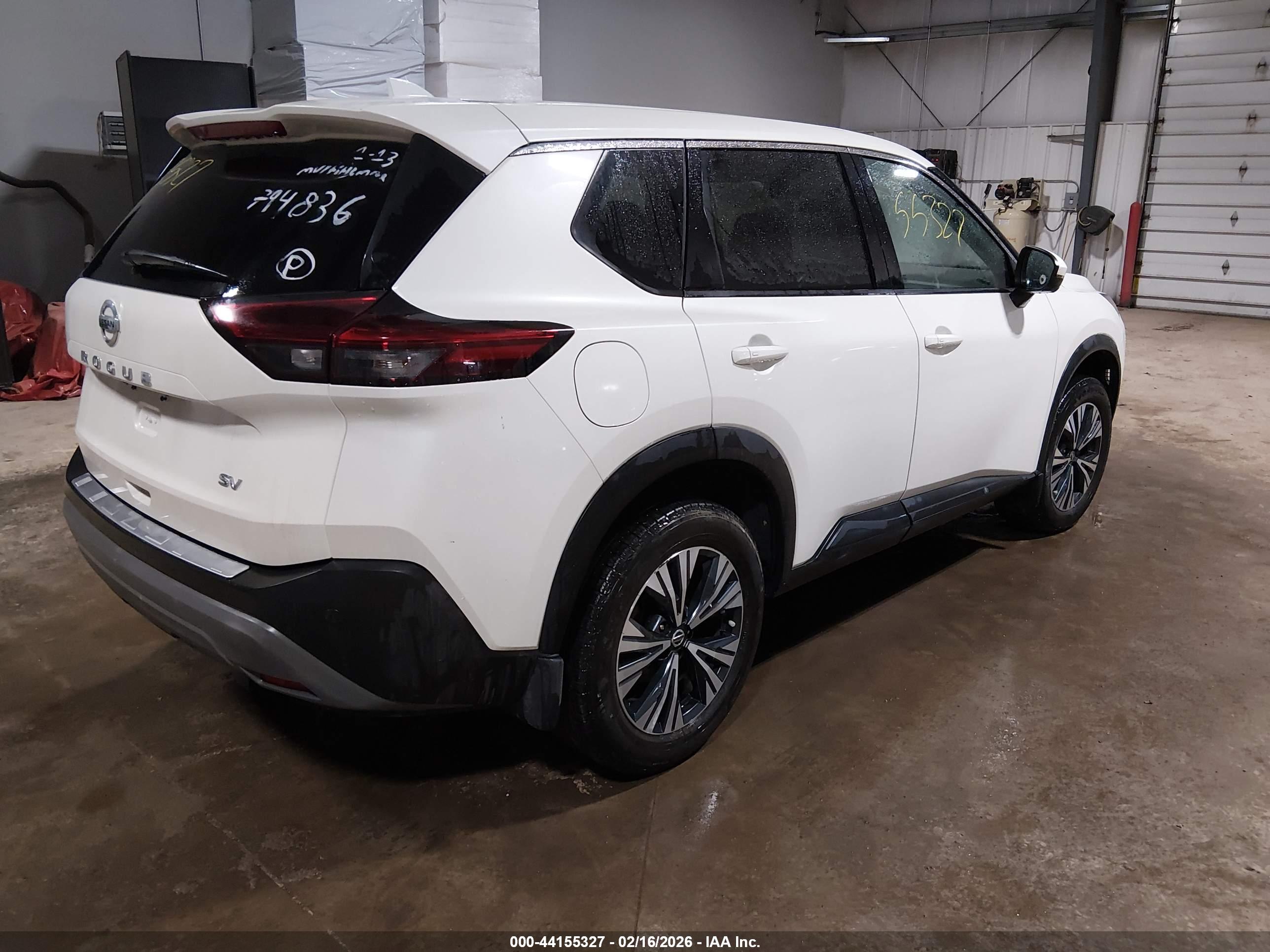 NISSAN ROGUE image 4