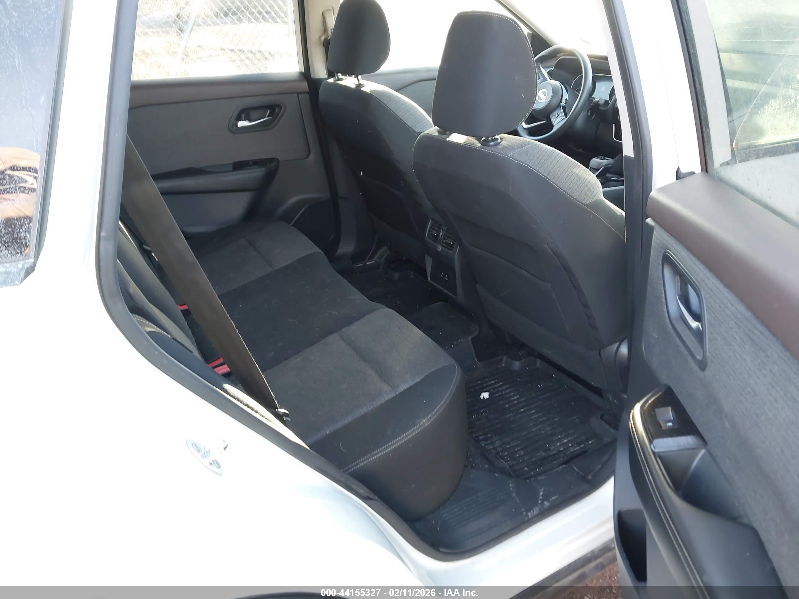 NISSAN ROGUE image 8