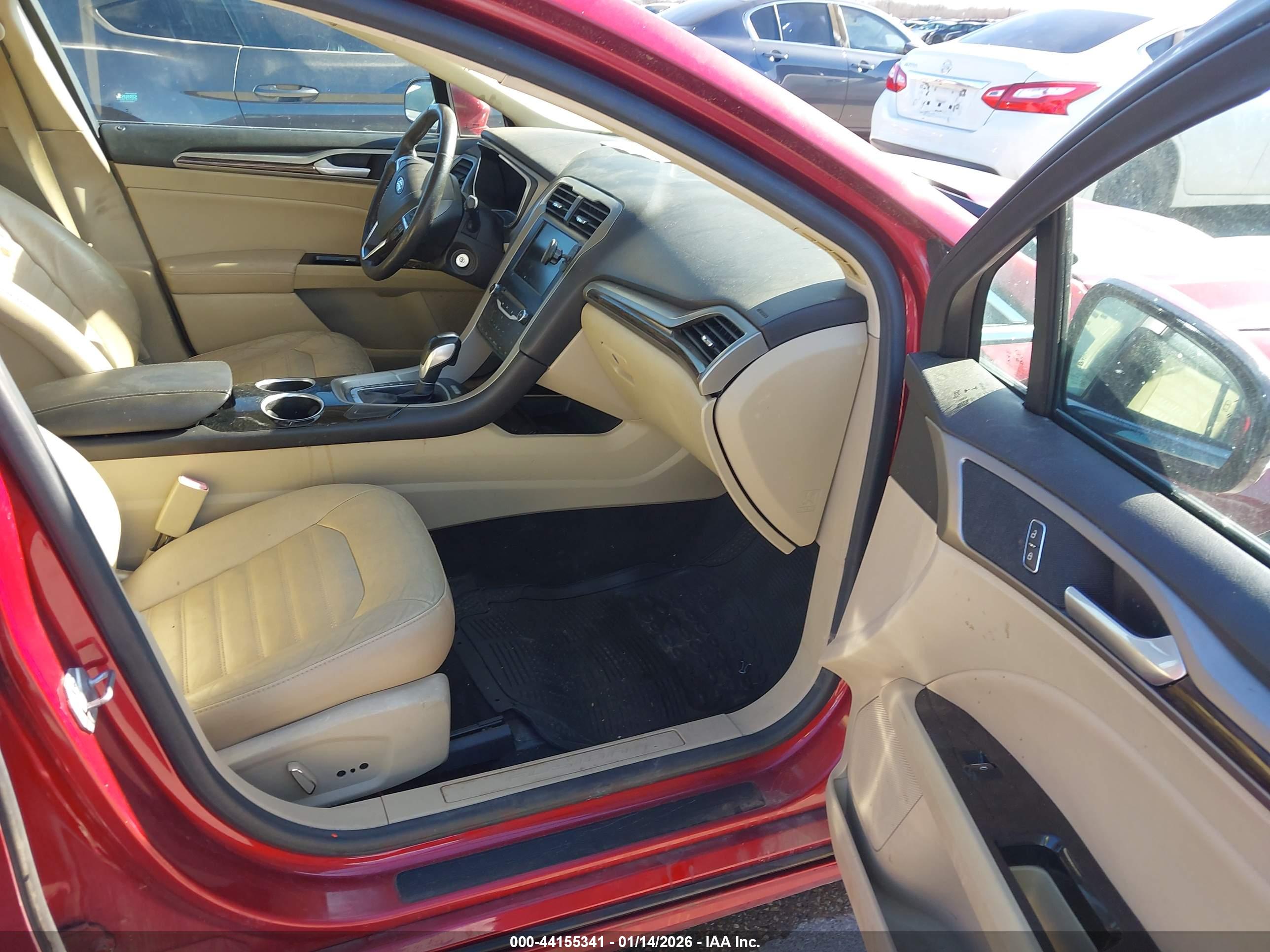 FORD FUSION image 5