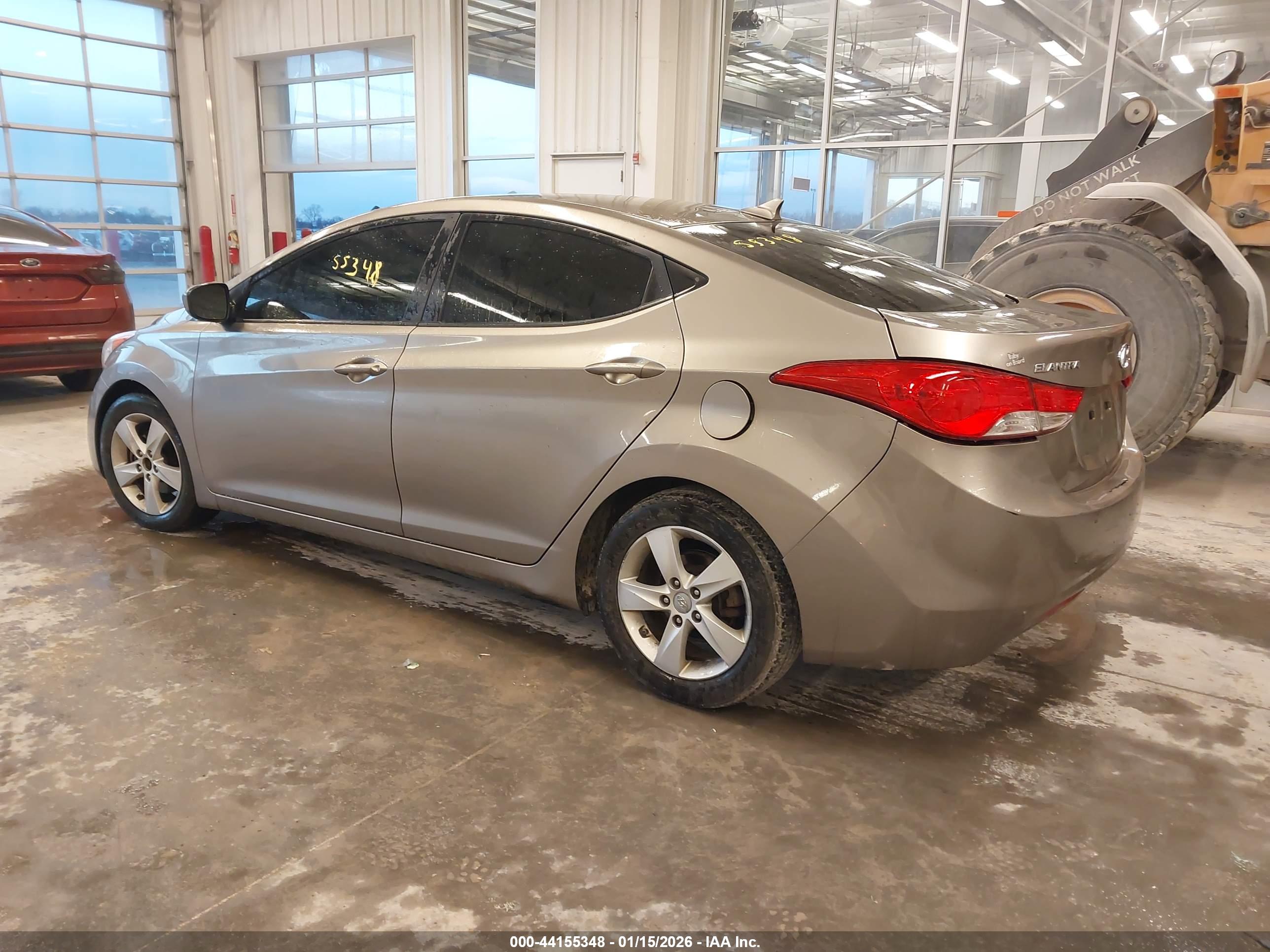 HYUNDAI ELANTRA image 3