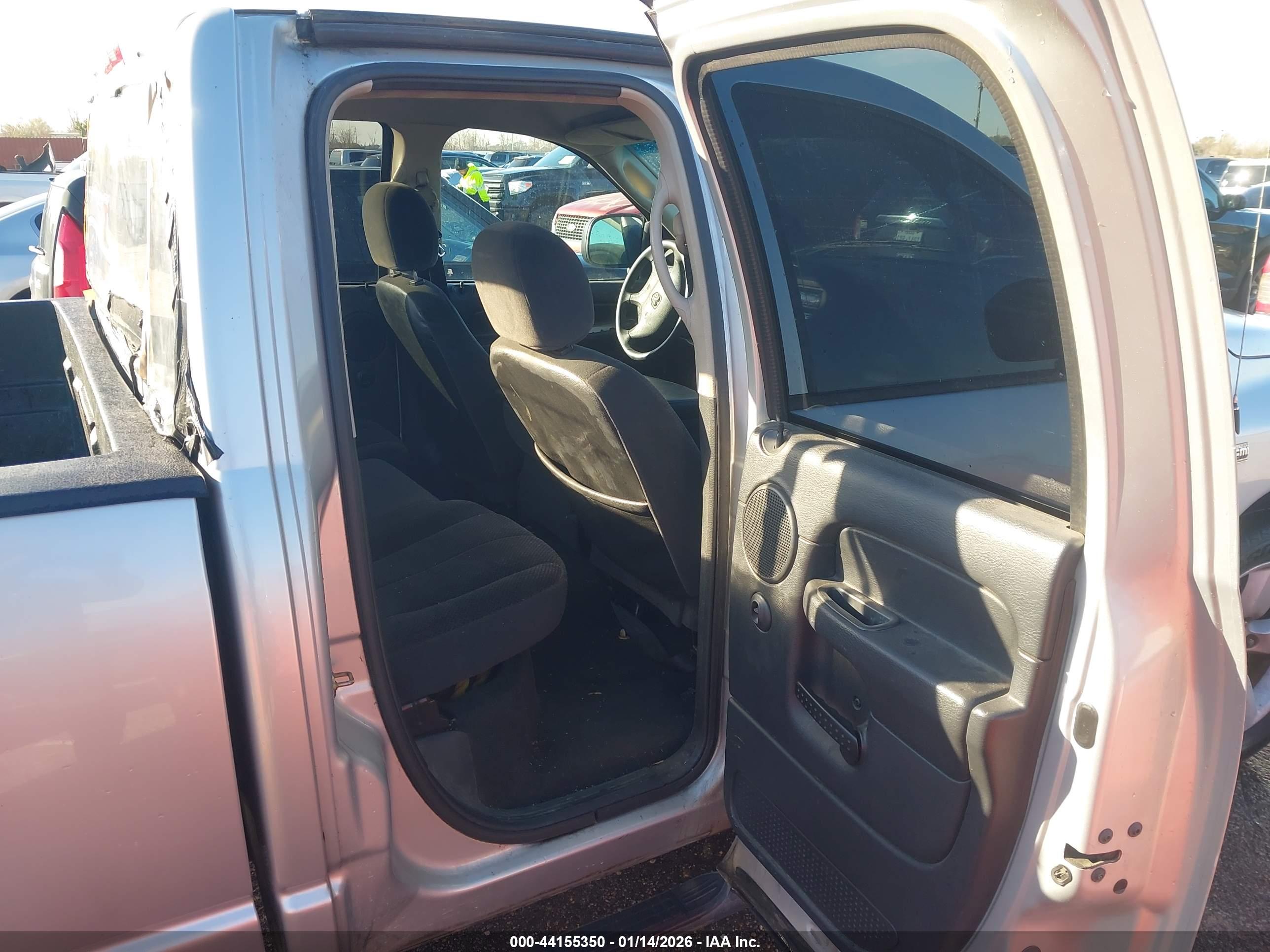DODGE RAM image 8