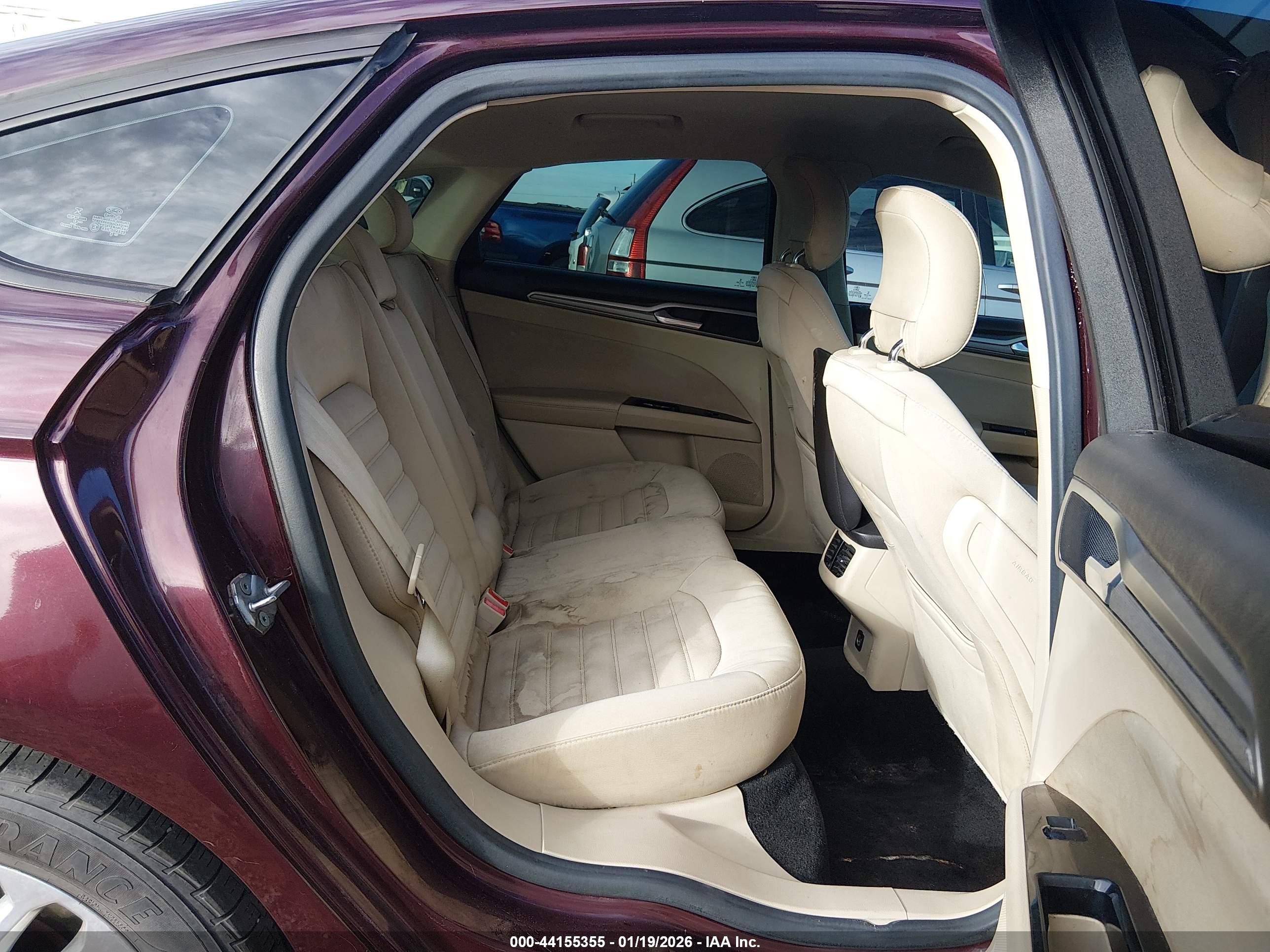 FORD FUSION image 8
