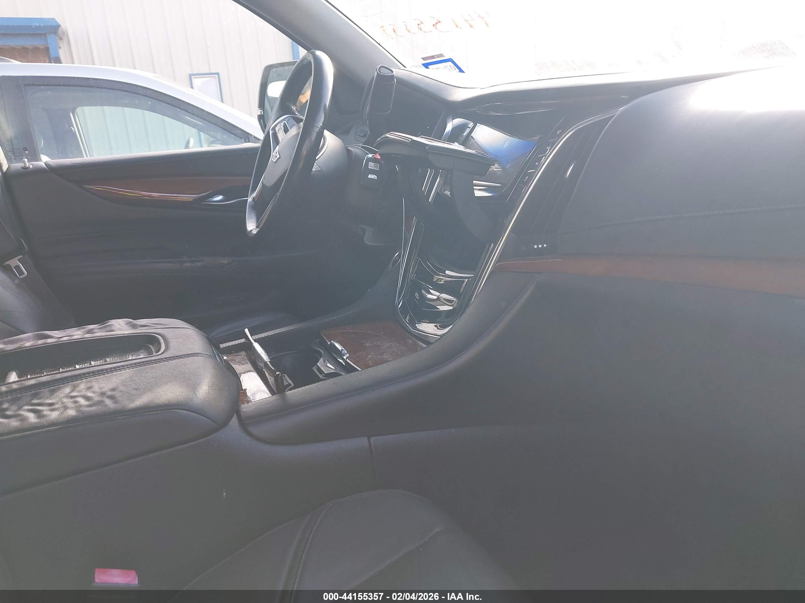 CADILLAC ESCALADE image 5