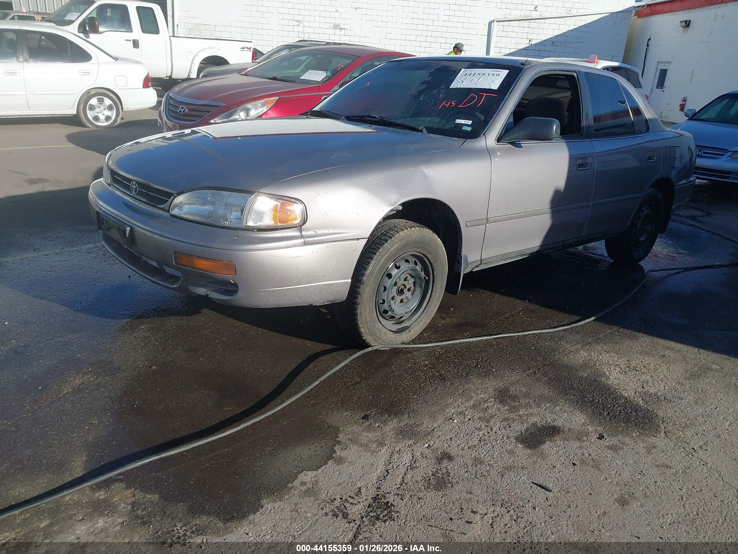 TOYOTA CAMRY image 2