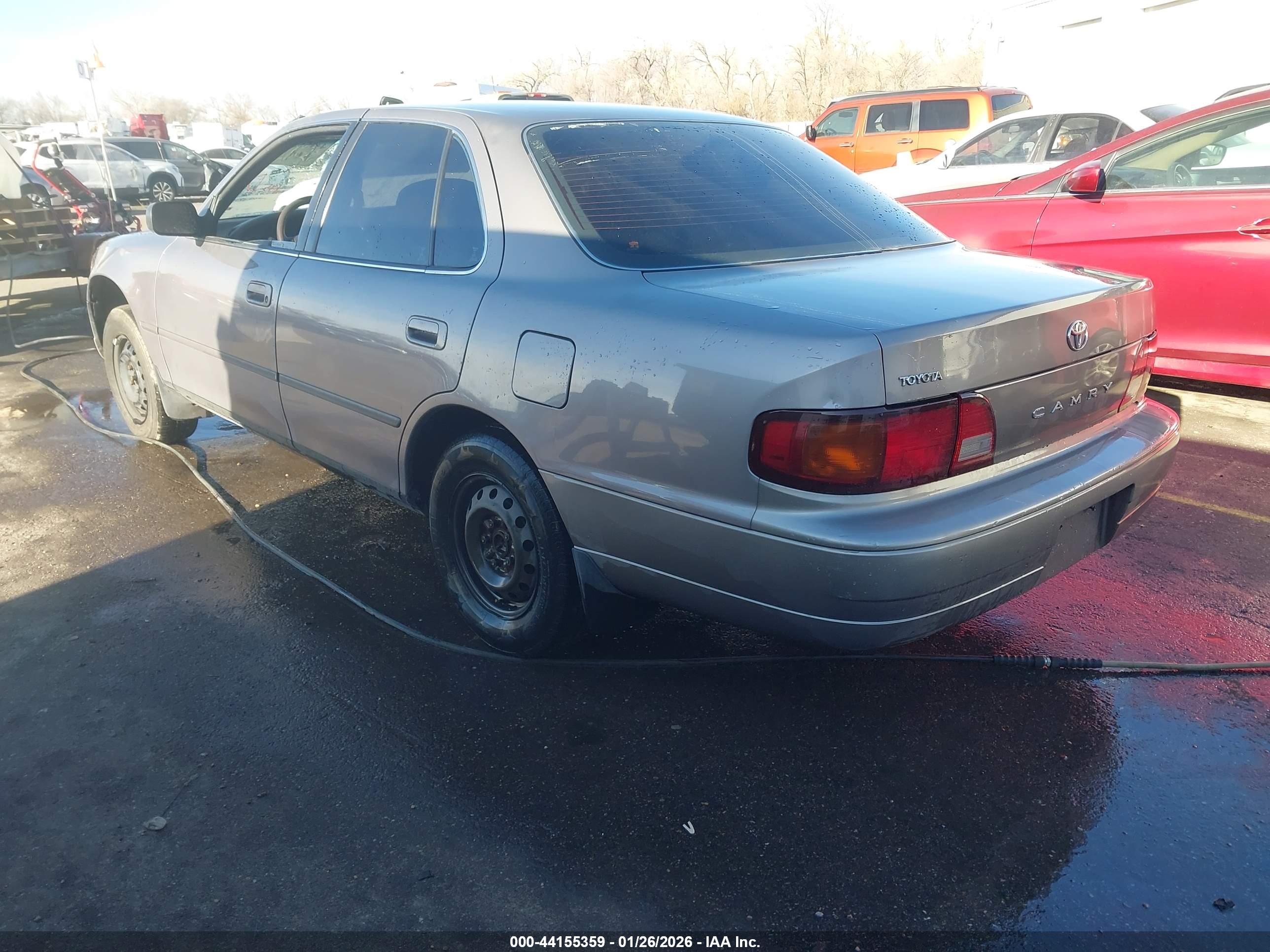 TOYOTA CAMRY image 3