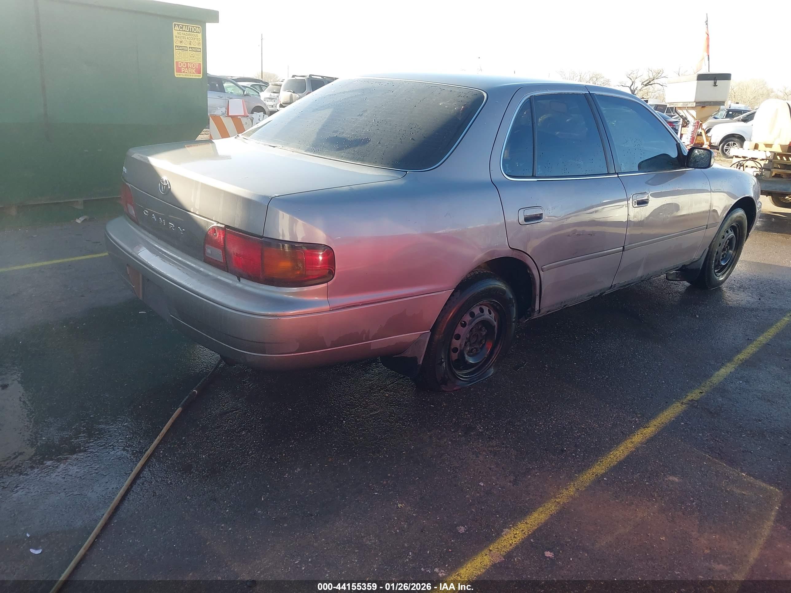 TOYOTA CAMRY image 4