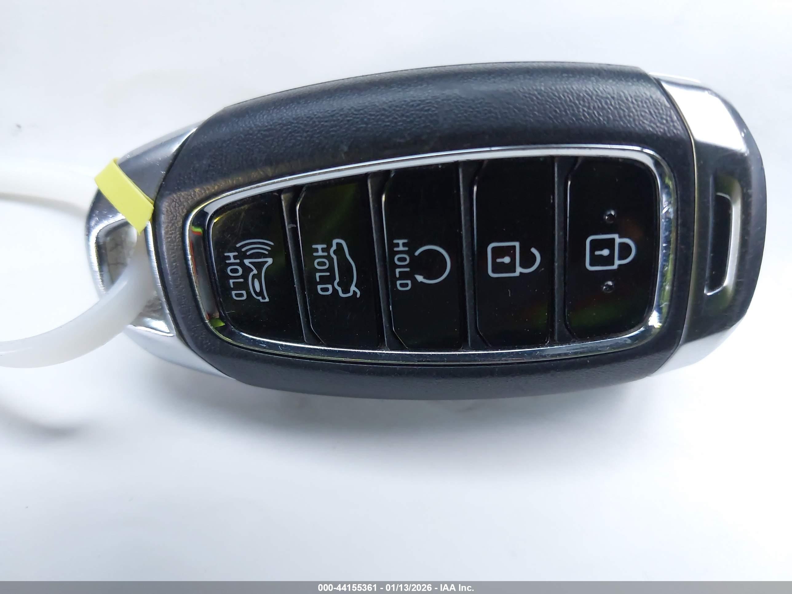 HYUNDAI ELANTRA image 11