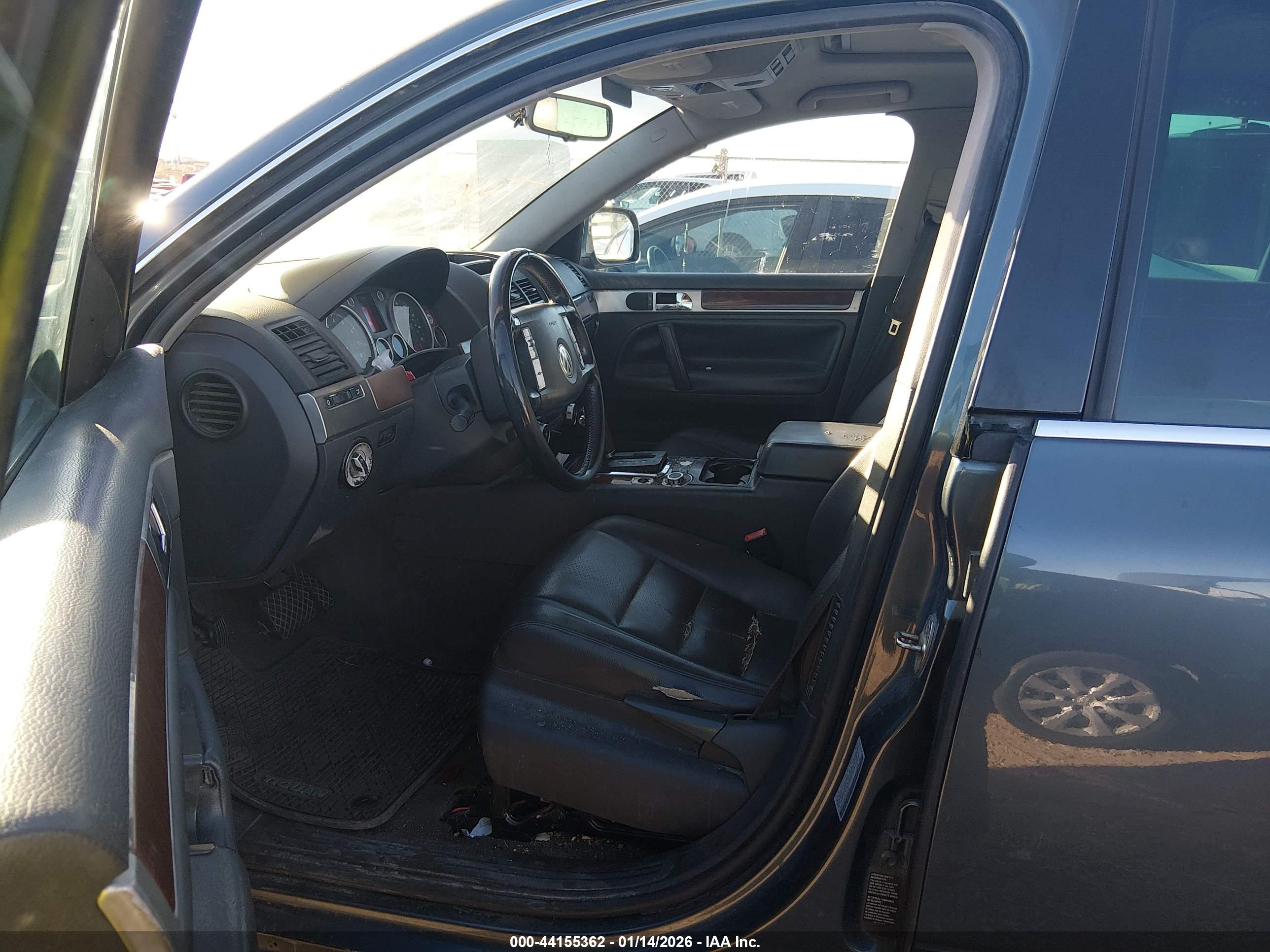 VOLKSWAGEN TOUAREG image 5