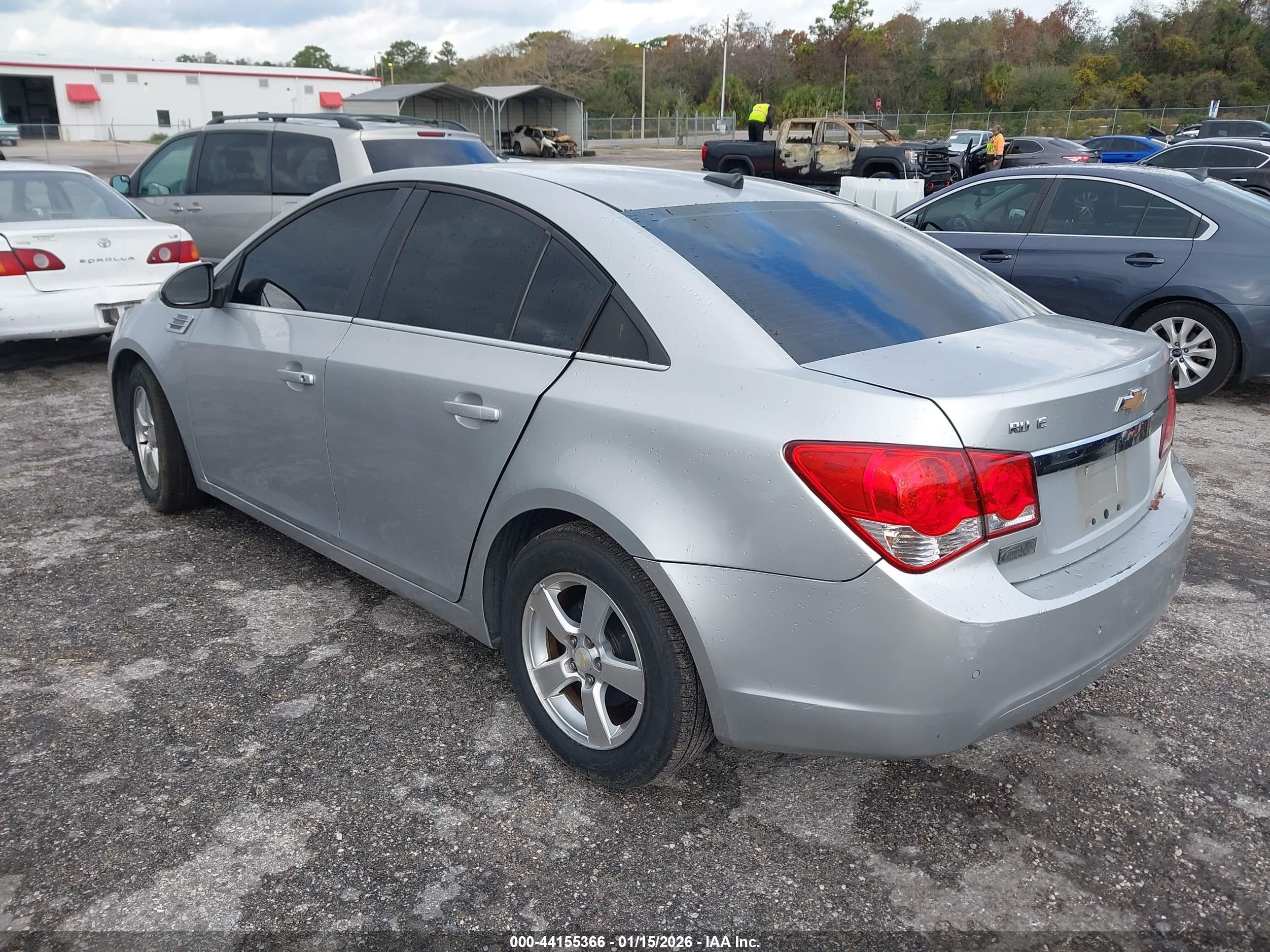 CHEVROLET CRUZE image 3