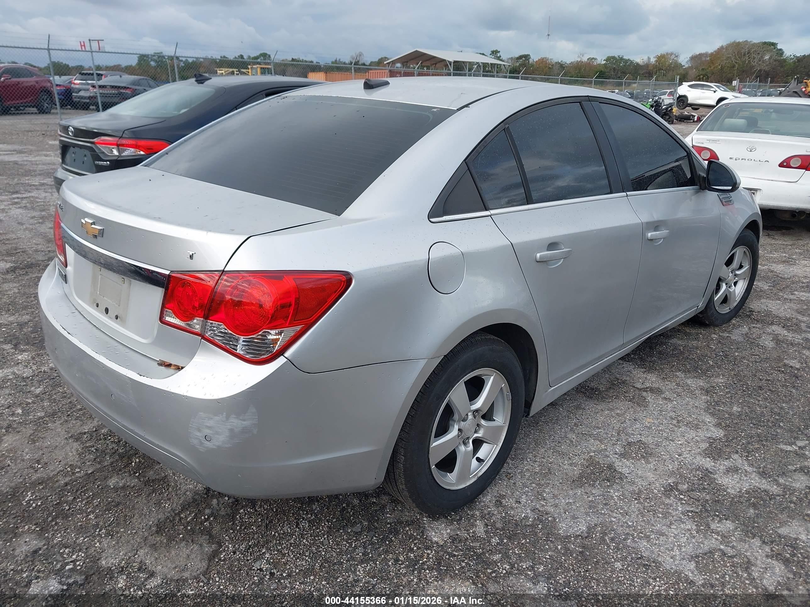 CHEVROLET CRUZE image 4