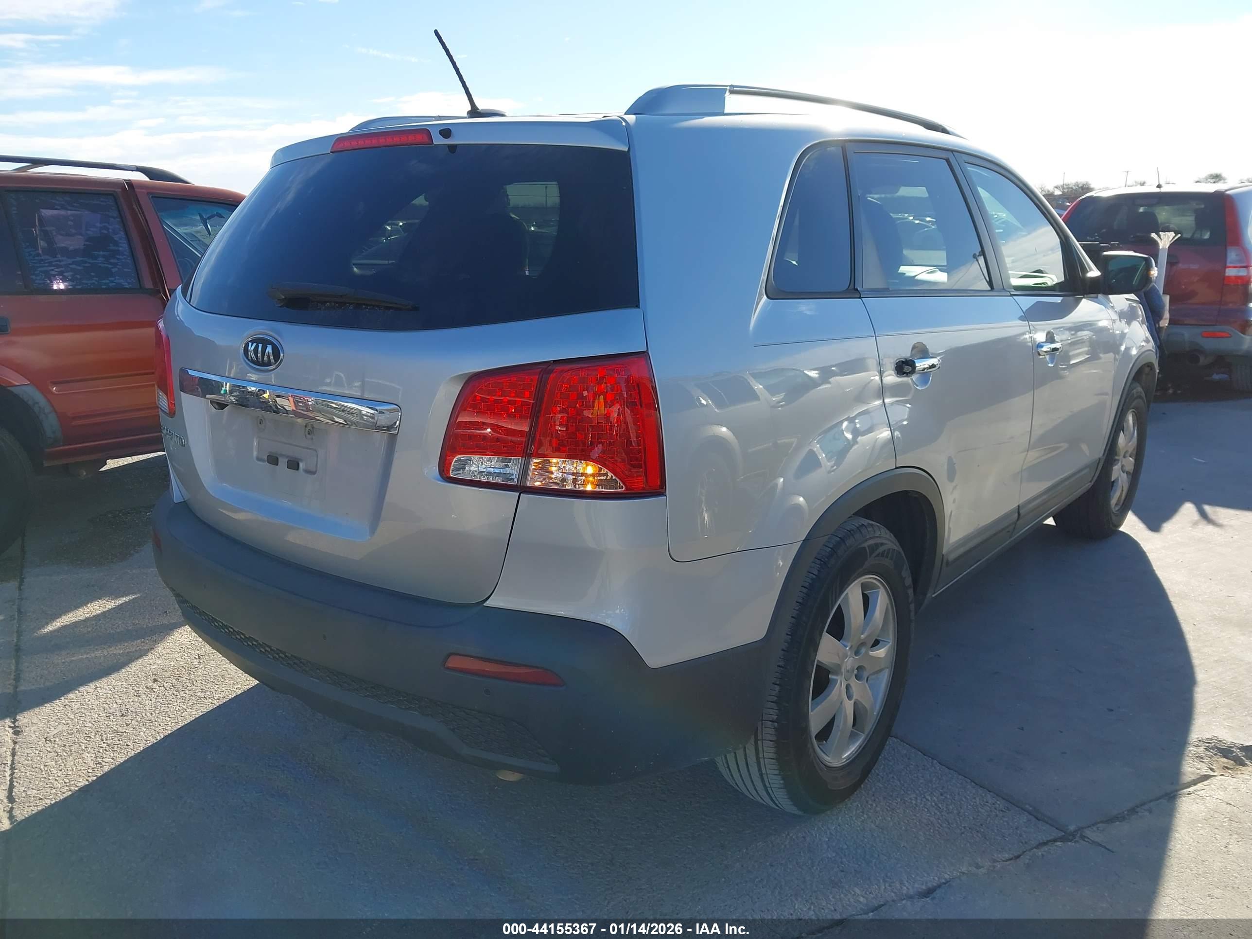 KIA SORENTO image 4