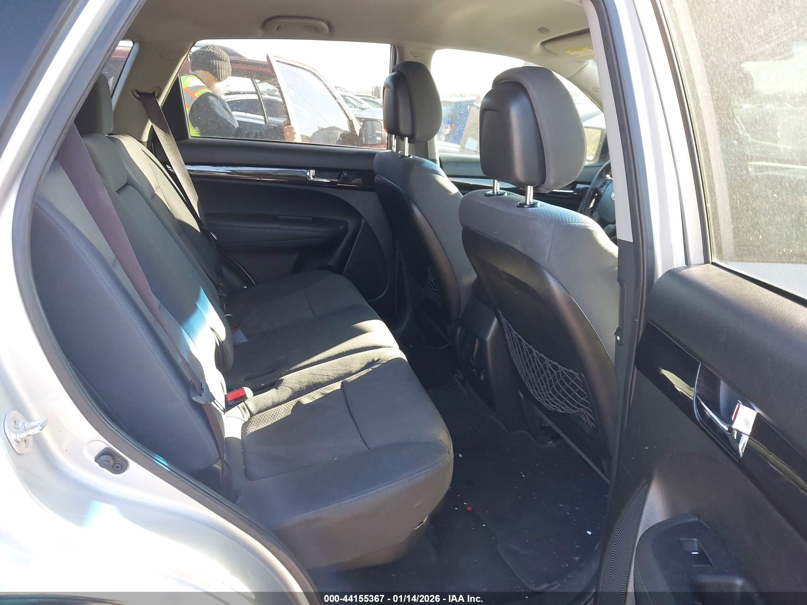 KIA SORENTO image 8