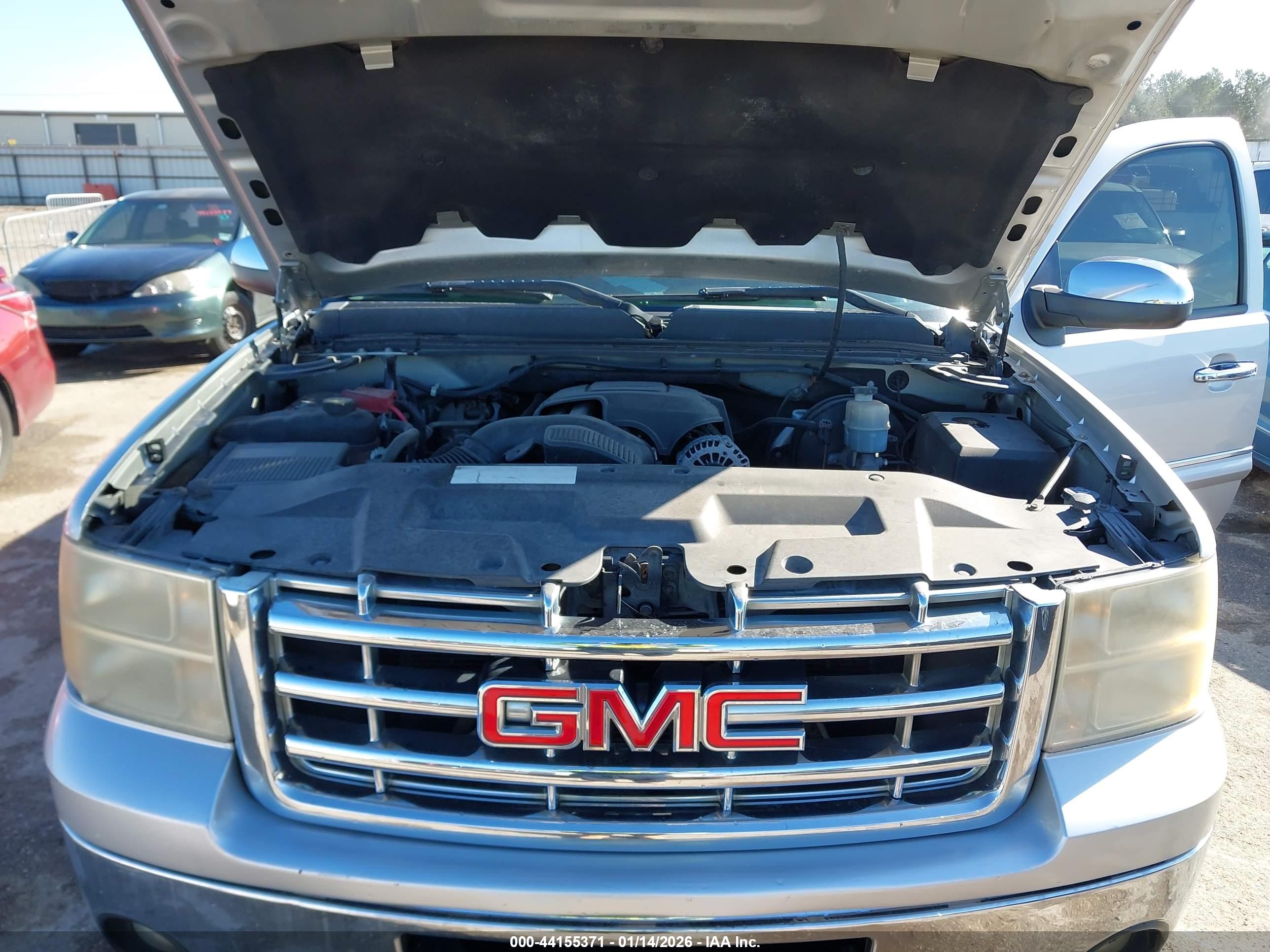 GMC SIERRA image 10