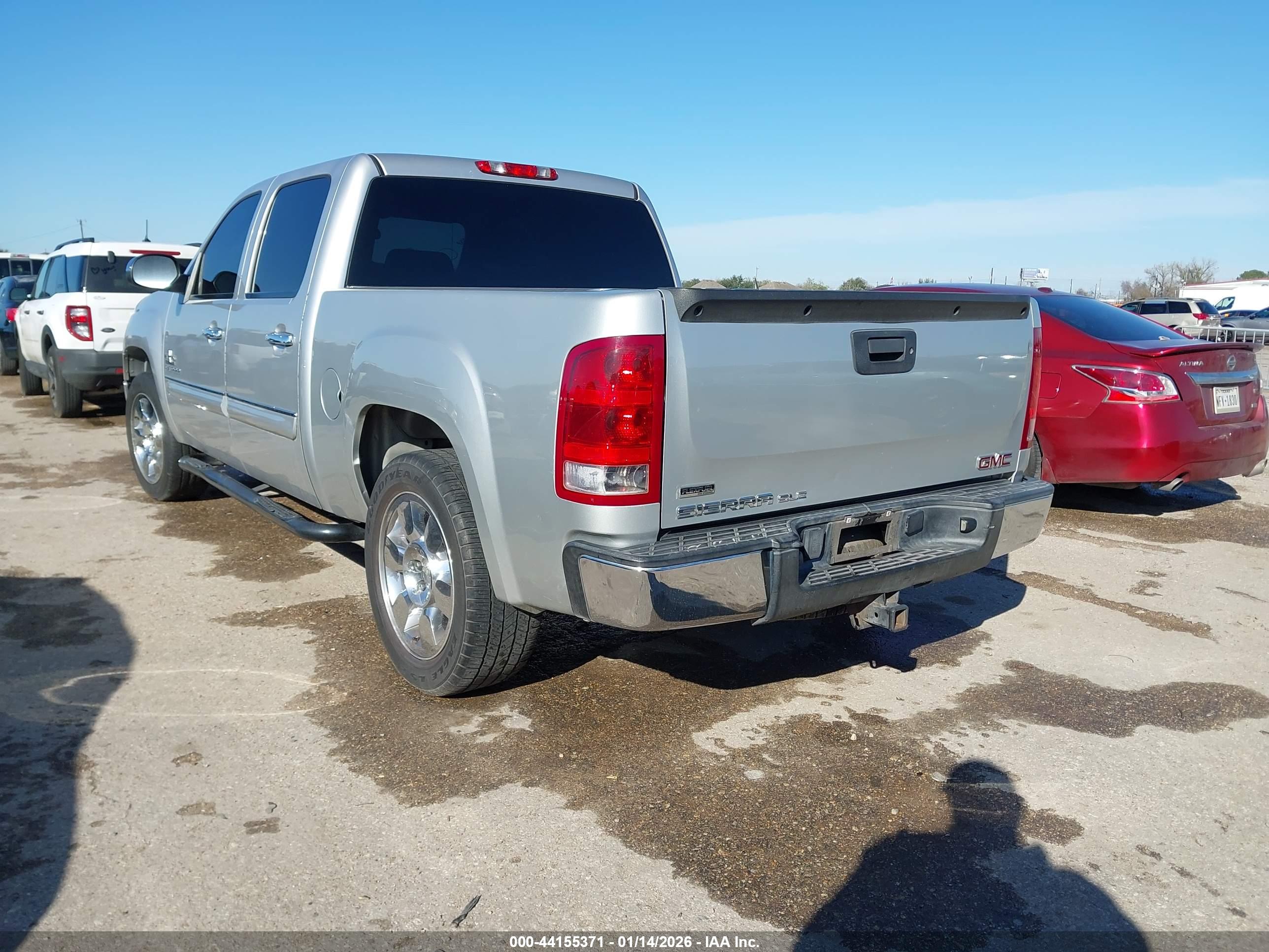 GMC SIERRA image 3
