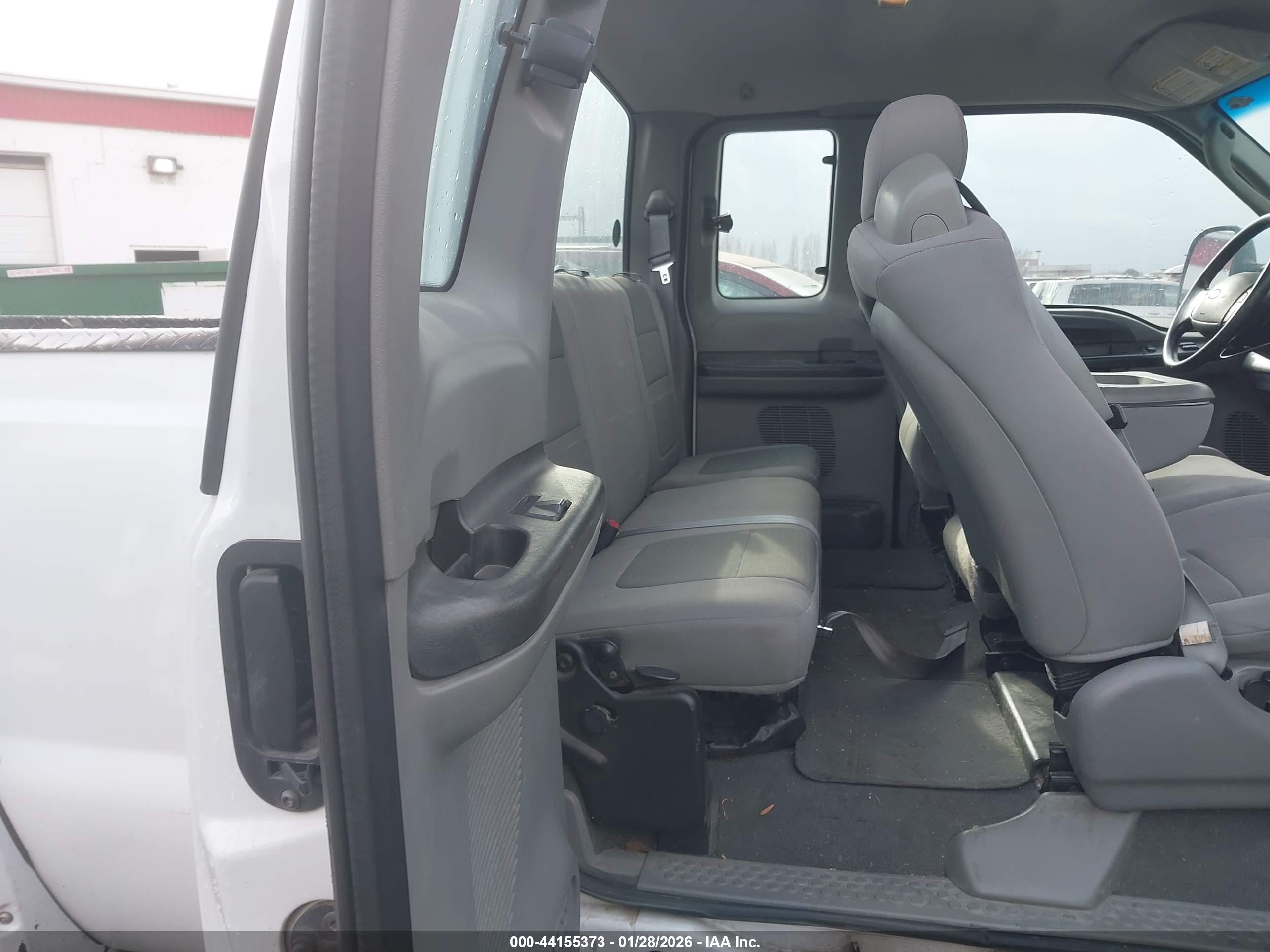 FORD F-250 image 8