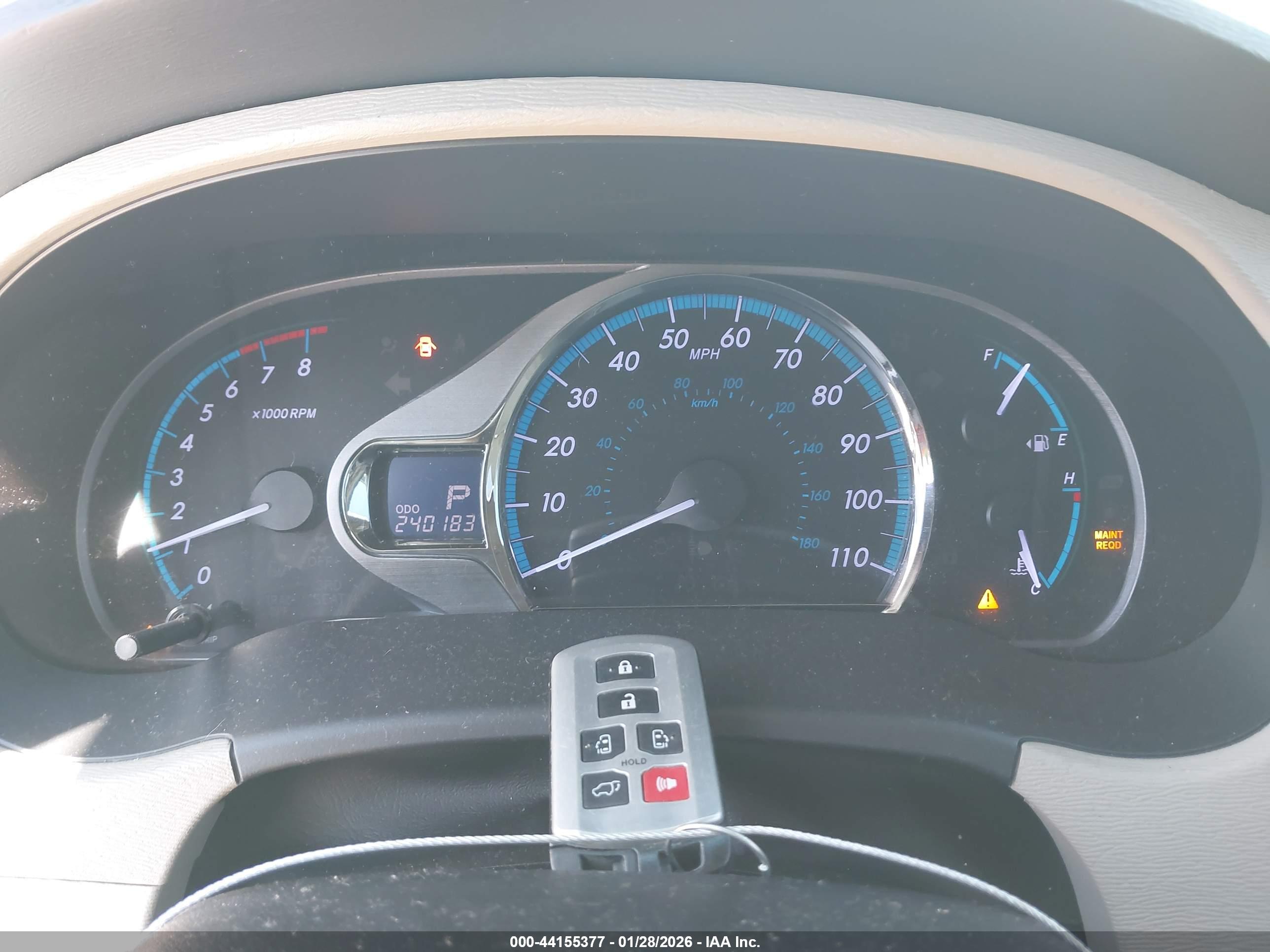 TOYOTA SIENNA image 7