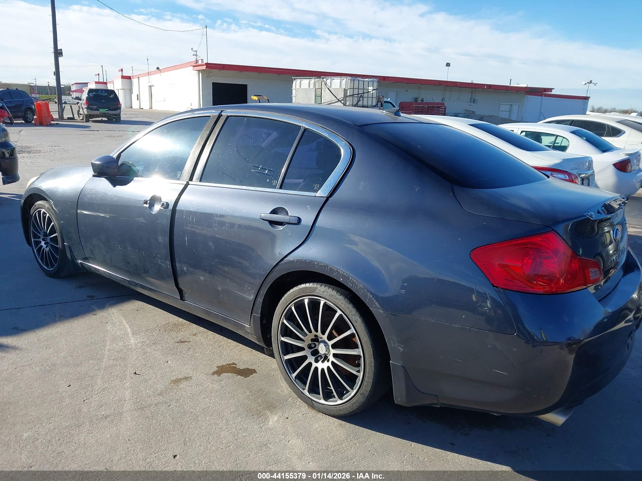 INFINITI G37 image 6