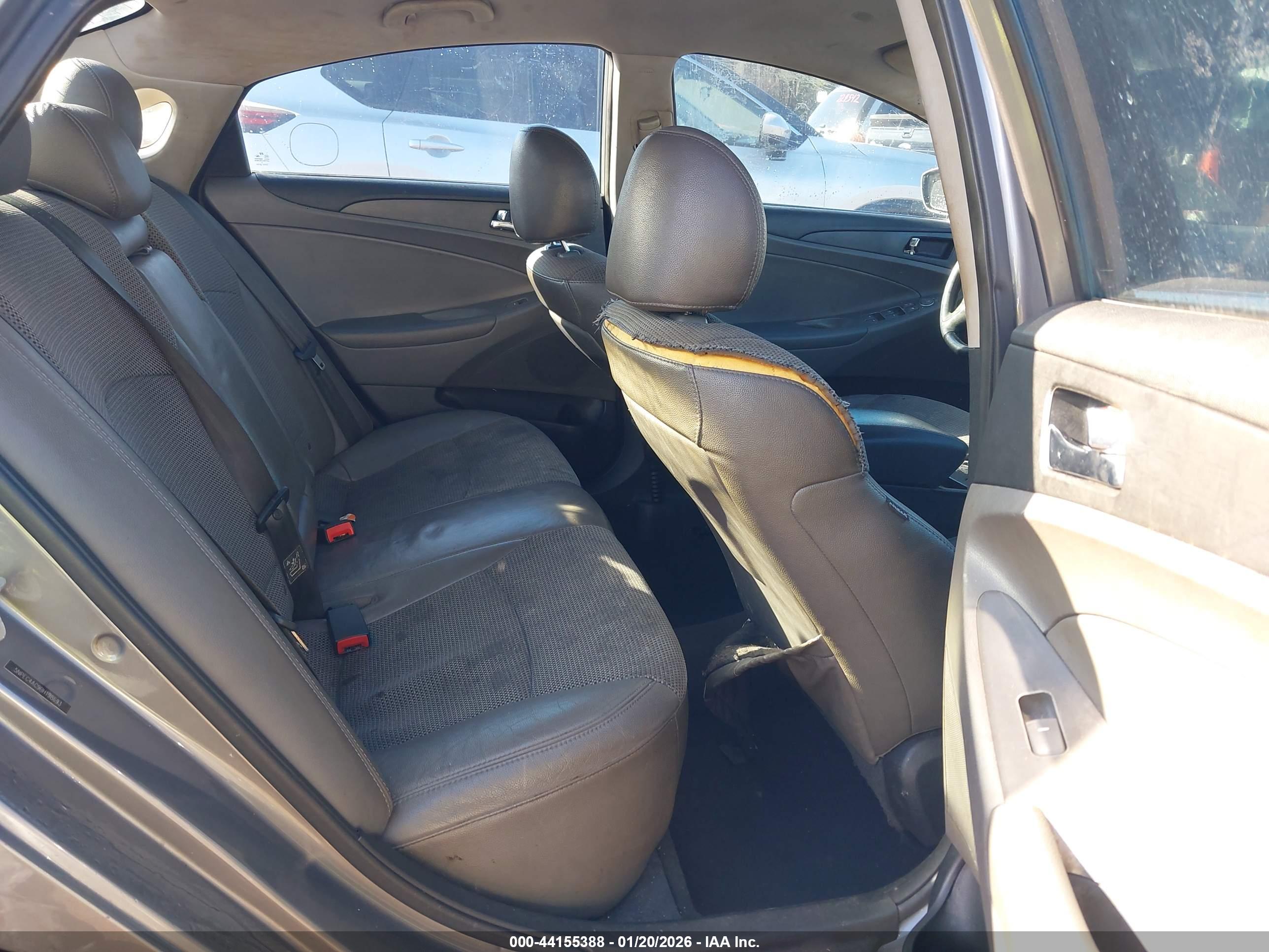HYUNDAI SONATA image 8