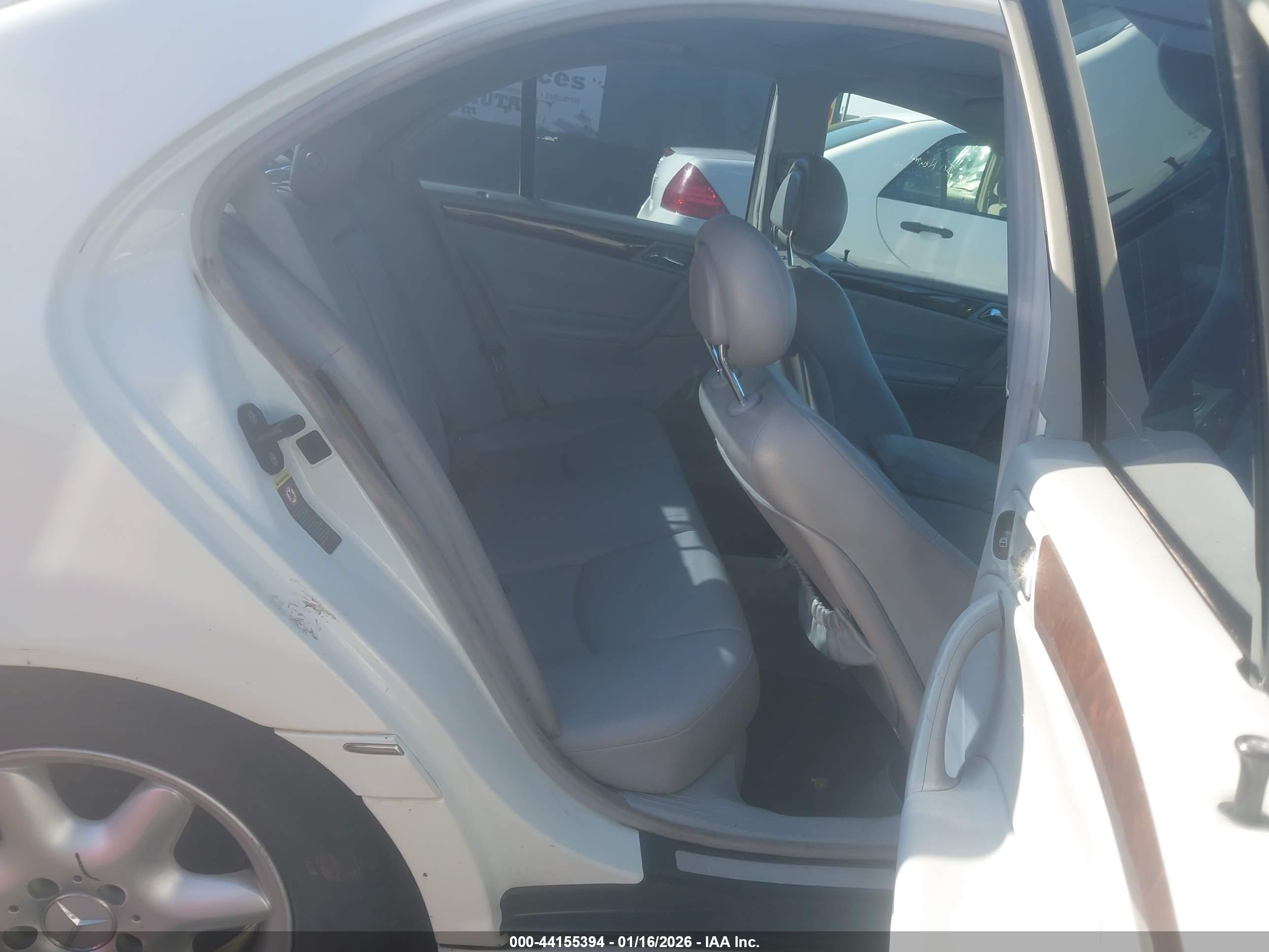 MERCEDES-BENZ C image 8