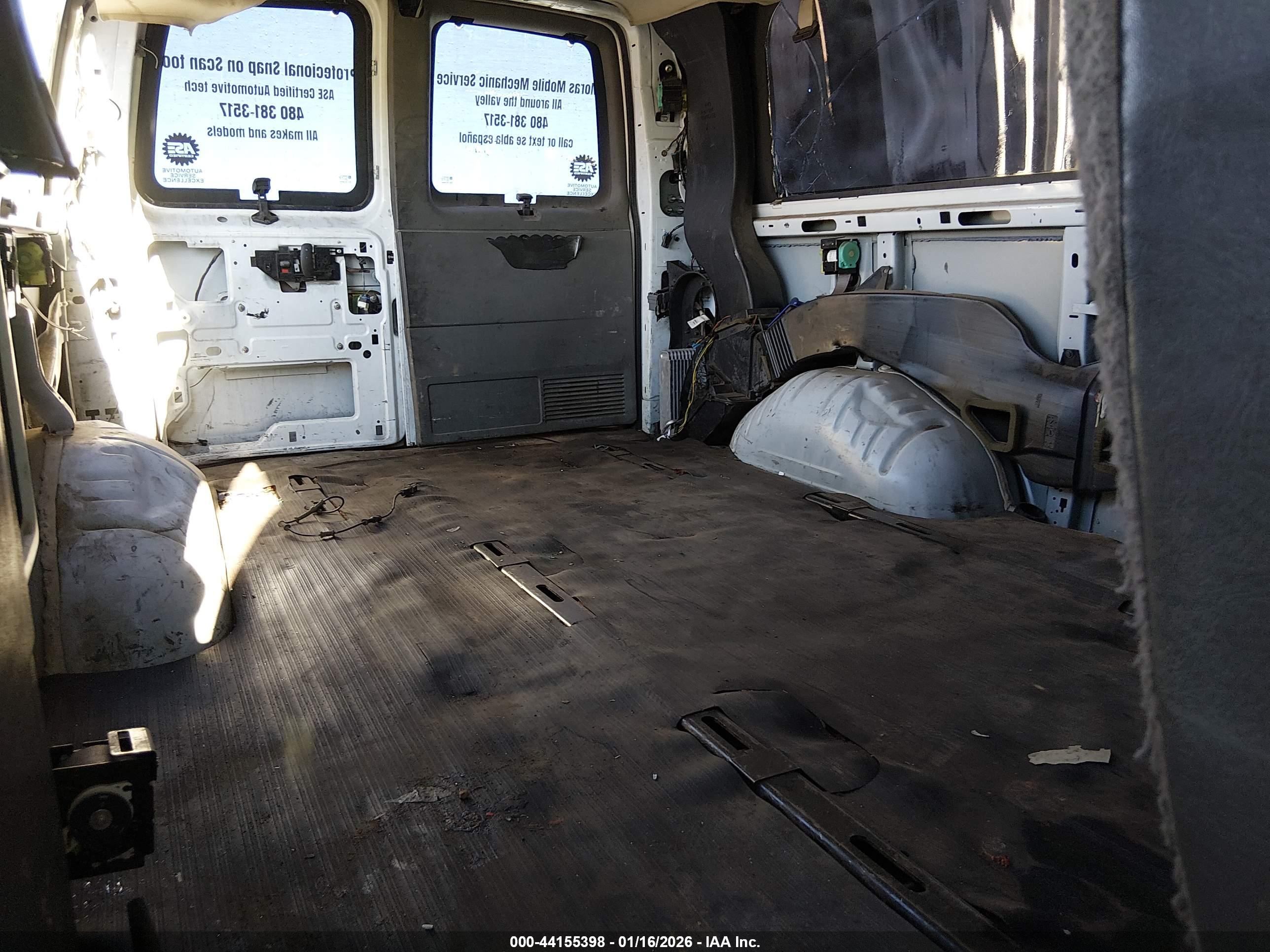 GMC SAVANA image 8