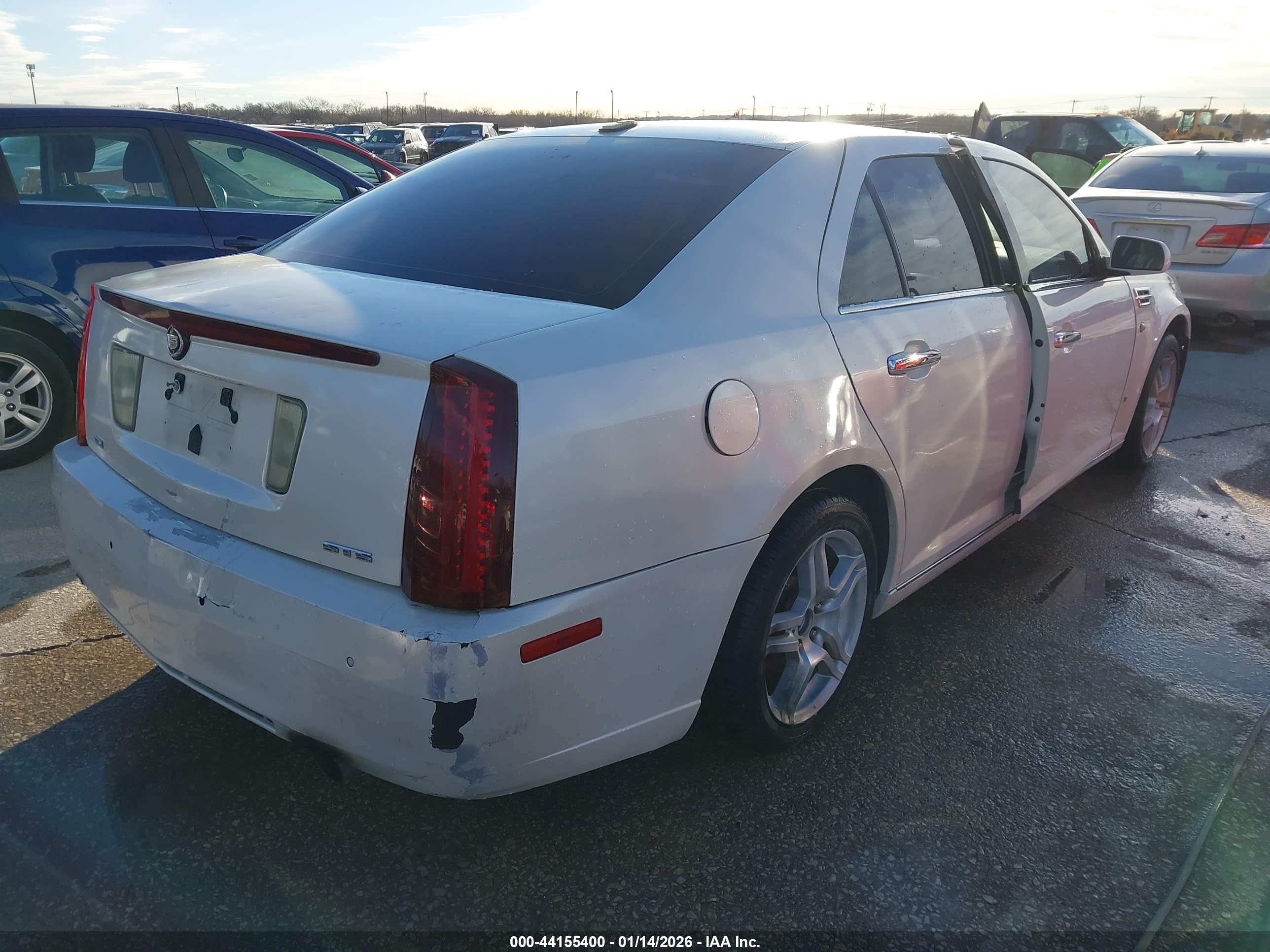 CADILLAC STS image 4