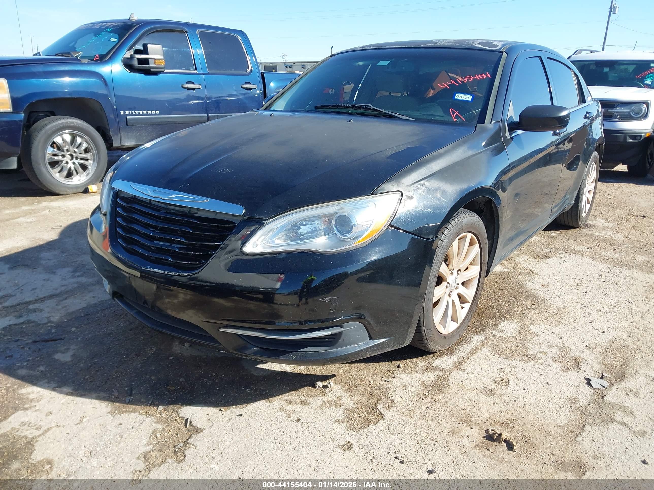 CHRYSLER 200 image 2